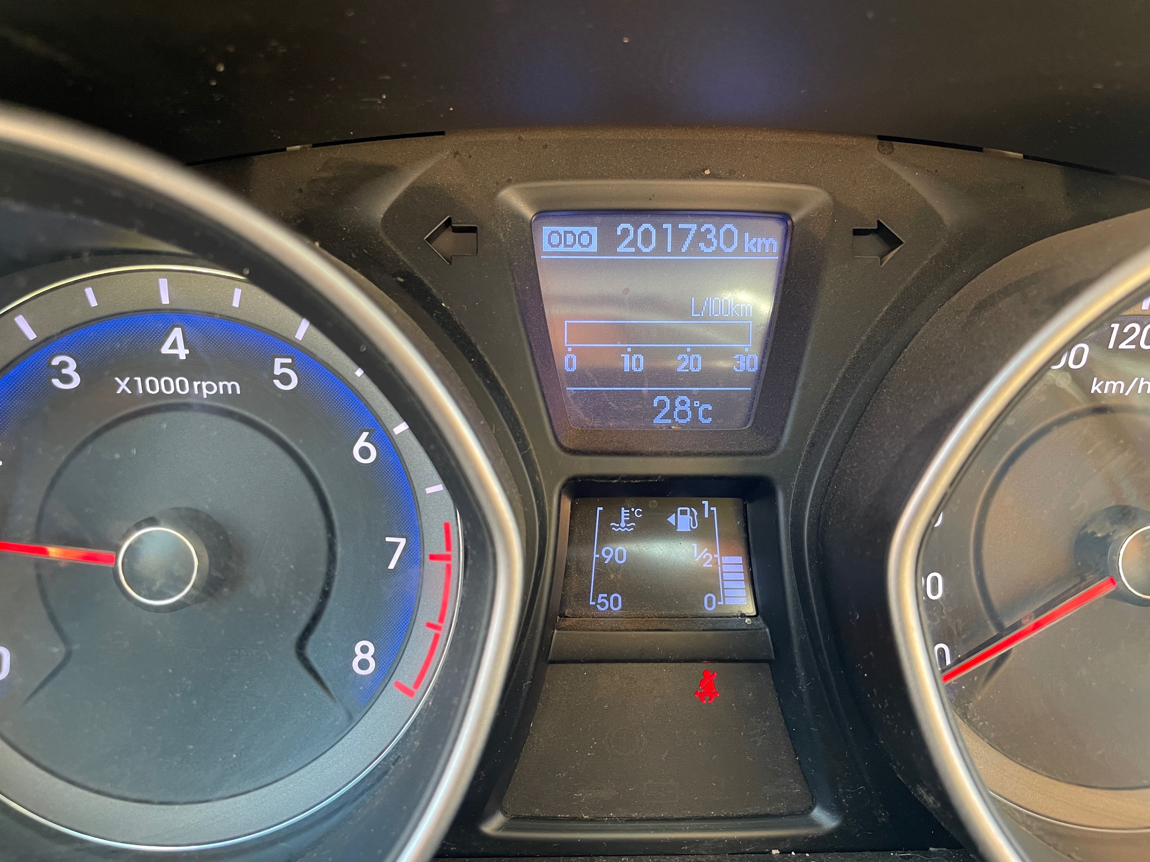 Hyundai i30, trikolor+ , 15ALU - fotka 6