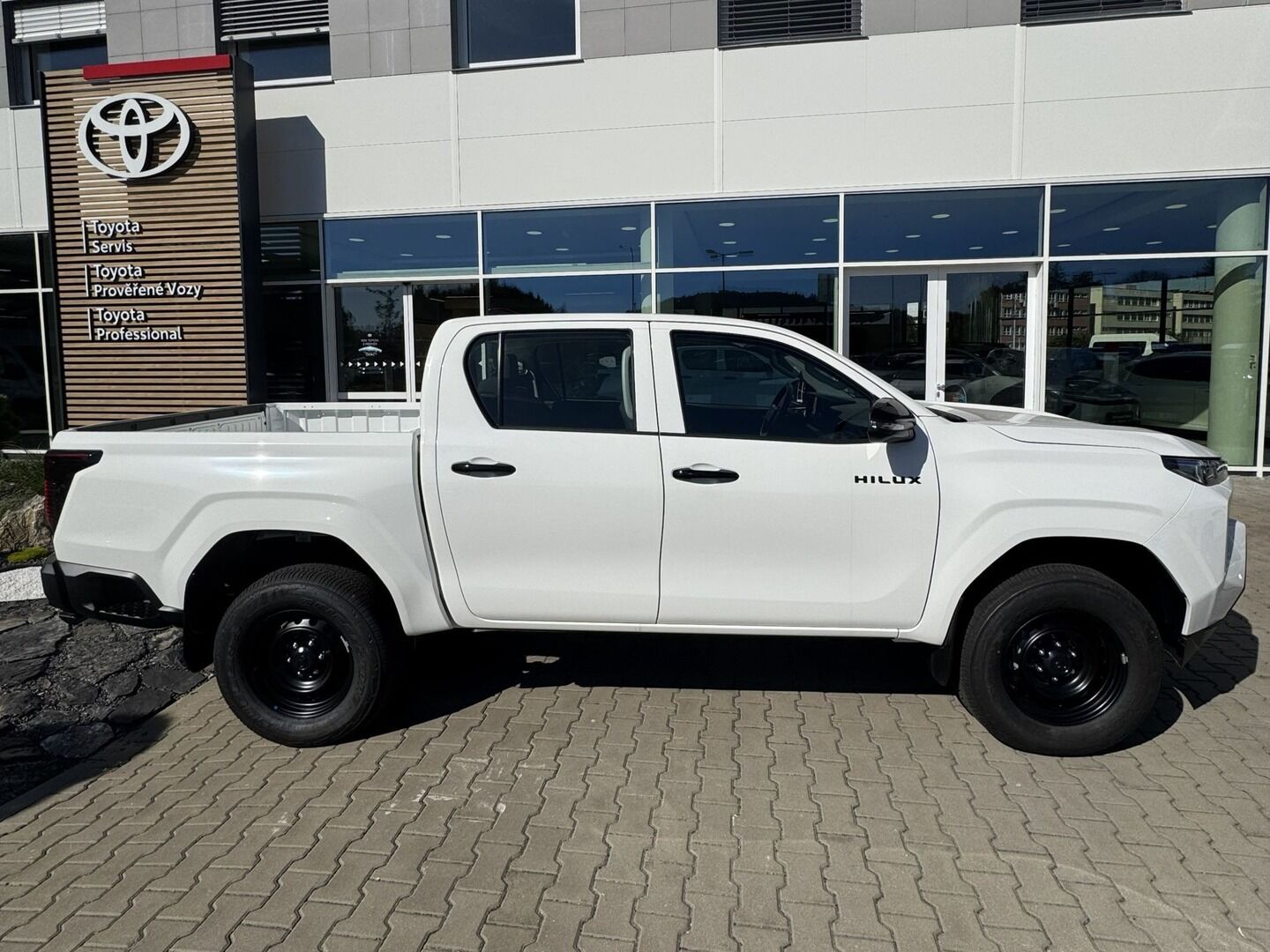 Toyota Hilux, 2.8L Diesel 4x4 MHEV 48V AT6 - fotka 4