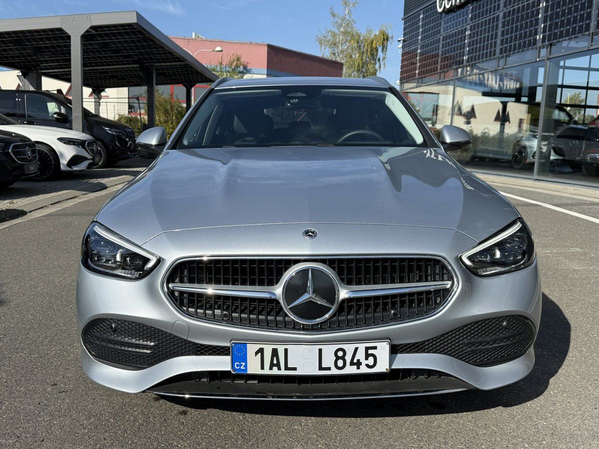 Mercedes-Benz Třídy C, 220 d 4MATIC kombi - fotka 2