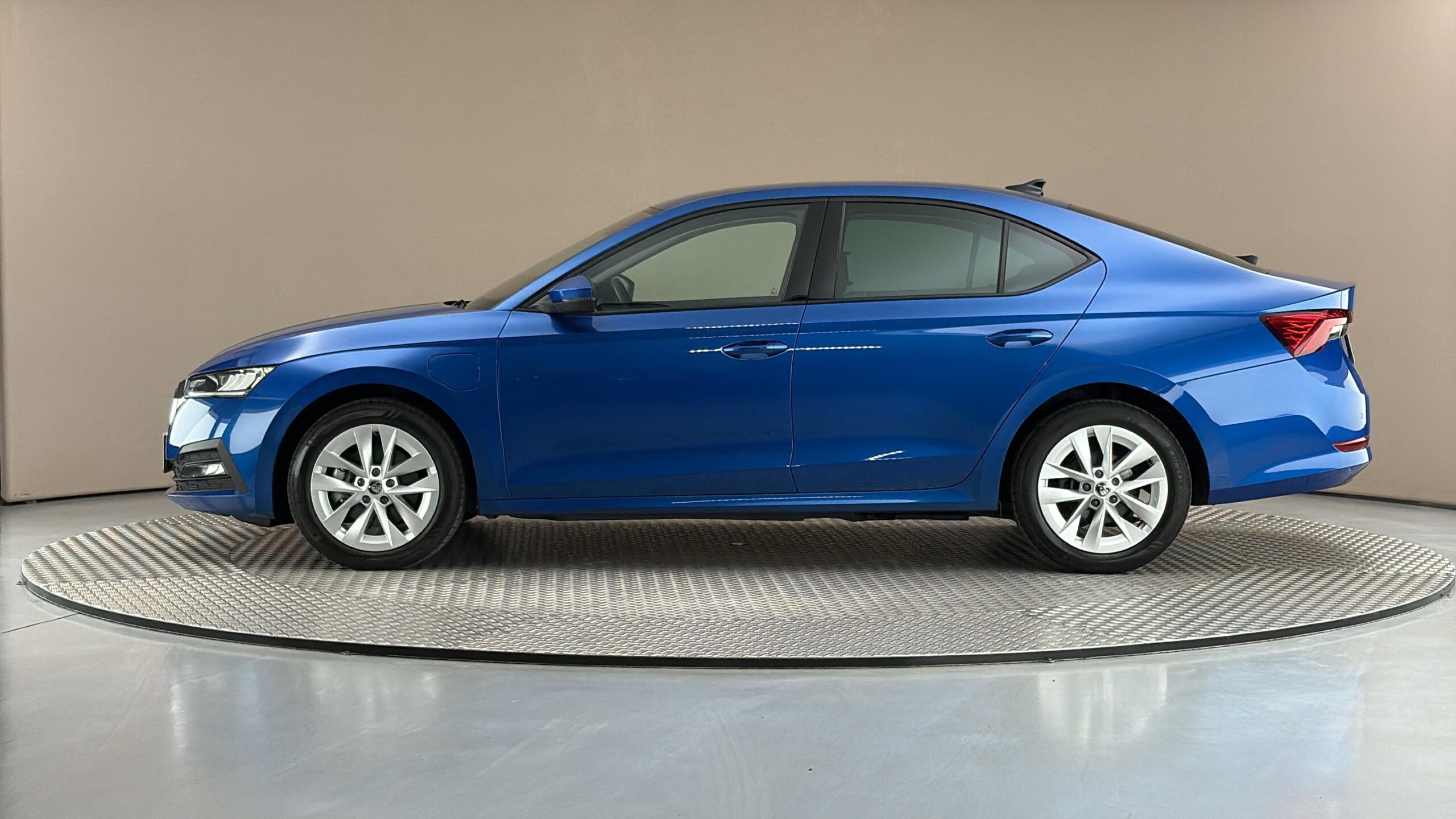 Škoda Octavia, 1.4 TSI iV DSG Ambition - fotka 4