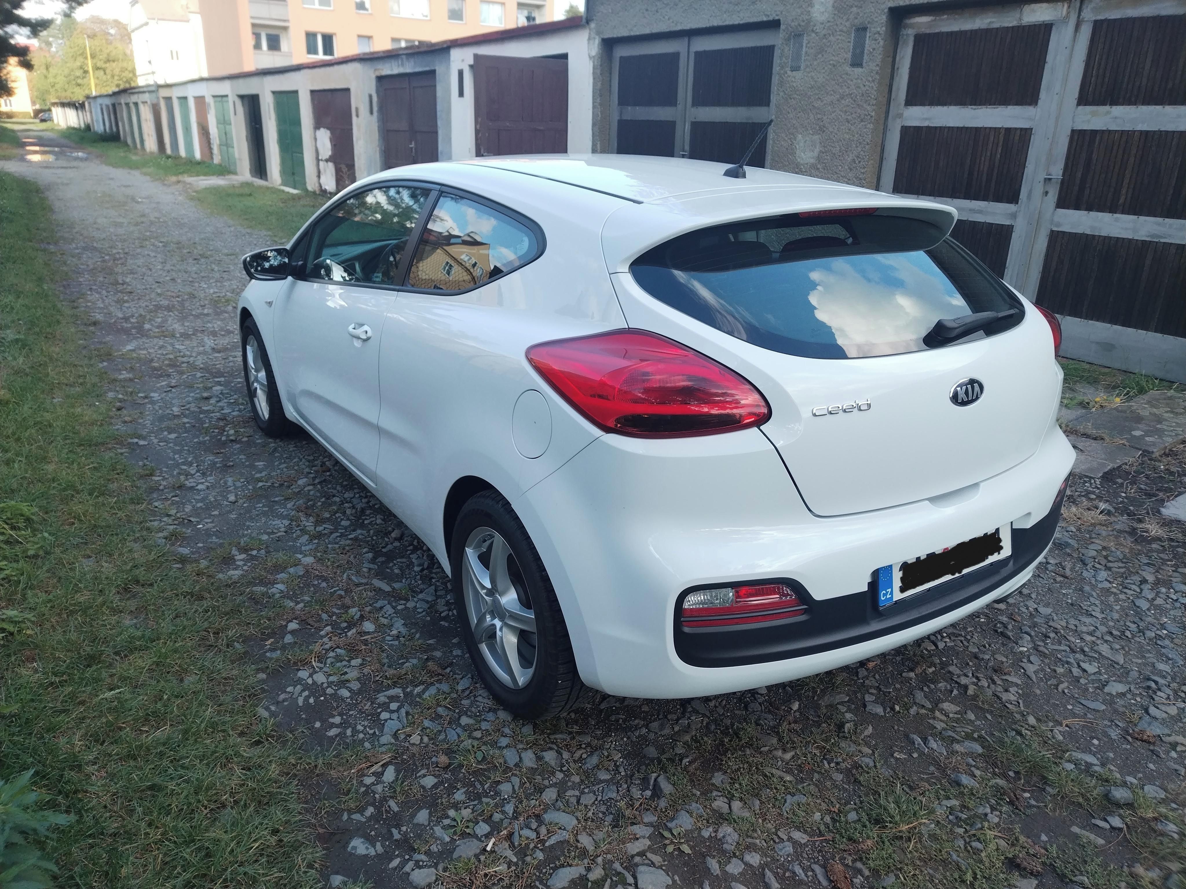 Kia Cee´d, 1.6i,99KW-ČR,SERVISKA,SERVIS - fotka 2