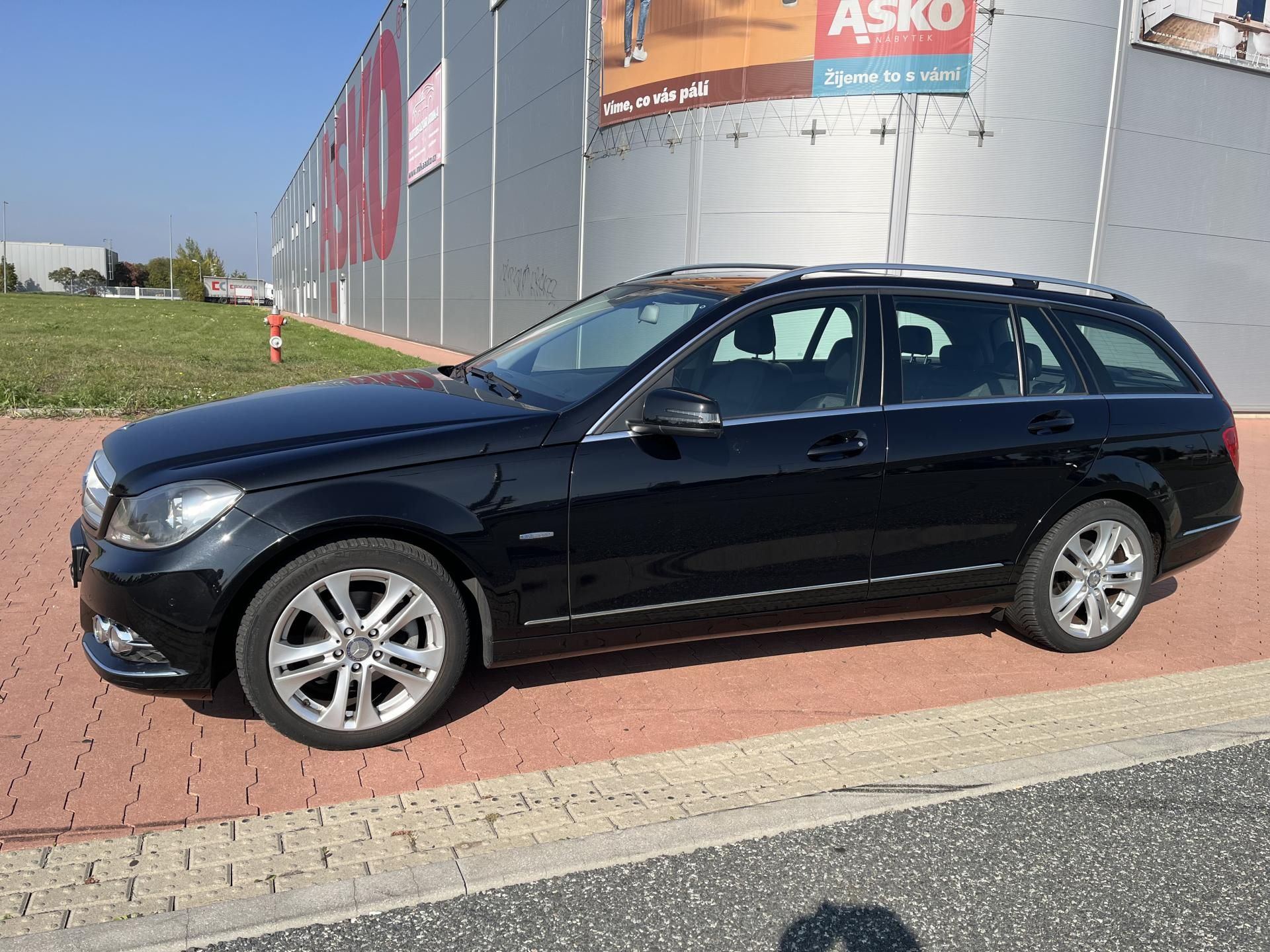 Mercedes-Benz Třídy C, C 2.2 CDi Anantgarde - fotka 2