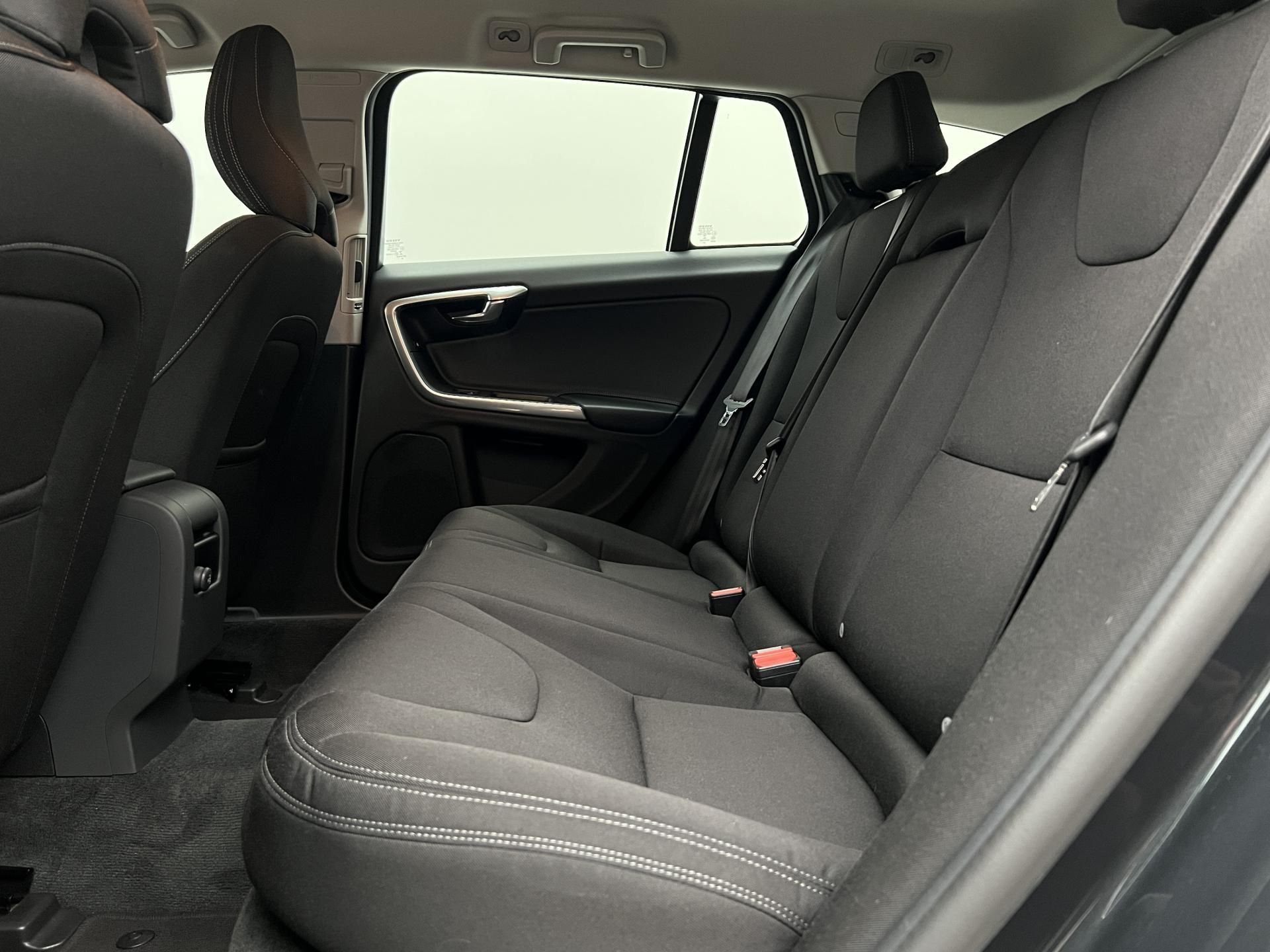 Volvo V60, D2 KINETIC MAN - fotka 6