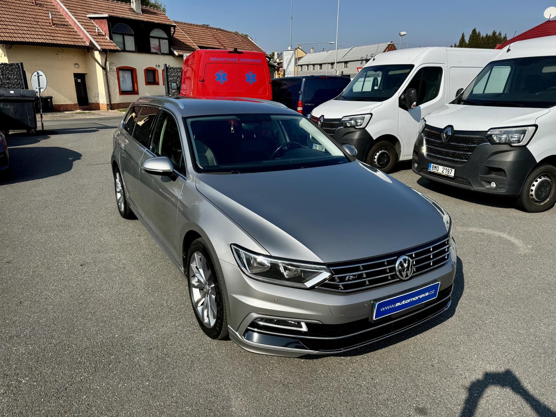 Volkswagen Passat, R-line 2.0 TDI 110 KW DSG - CZ - fotka 4