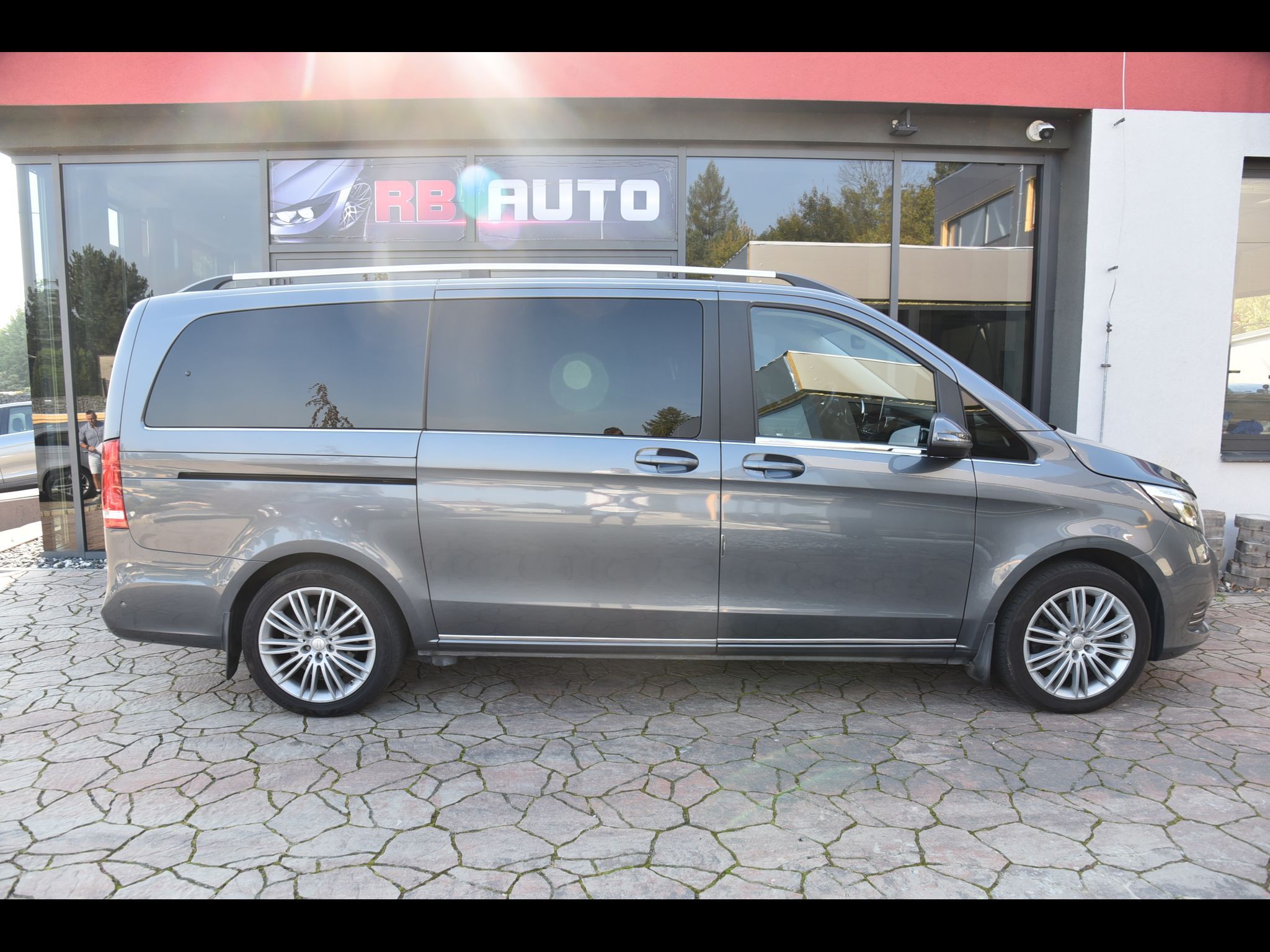 Mercedes-Benz Třídy V, 2.2 CDi 140 kw 7-míst - fotka 6
