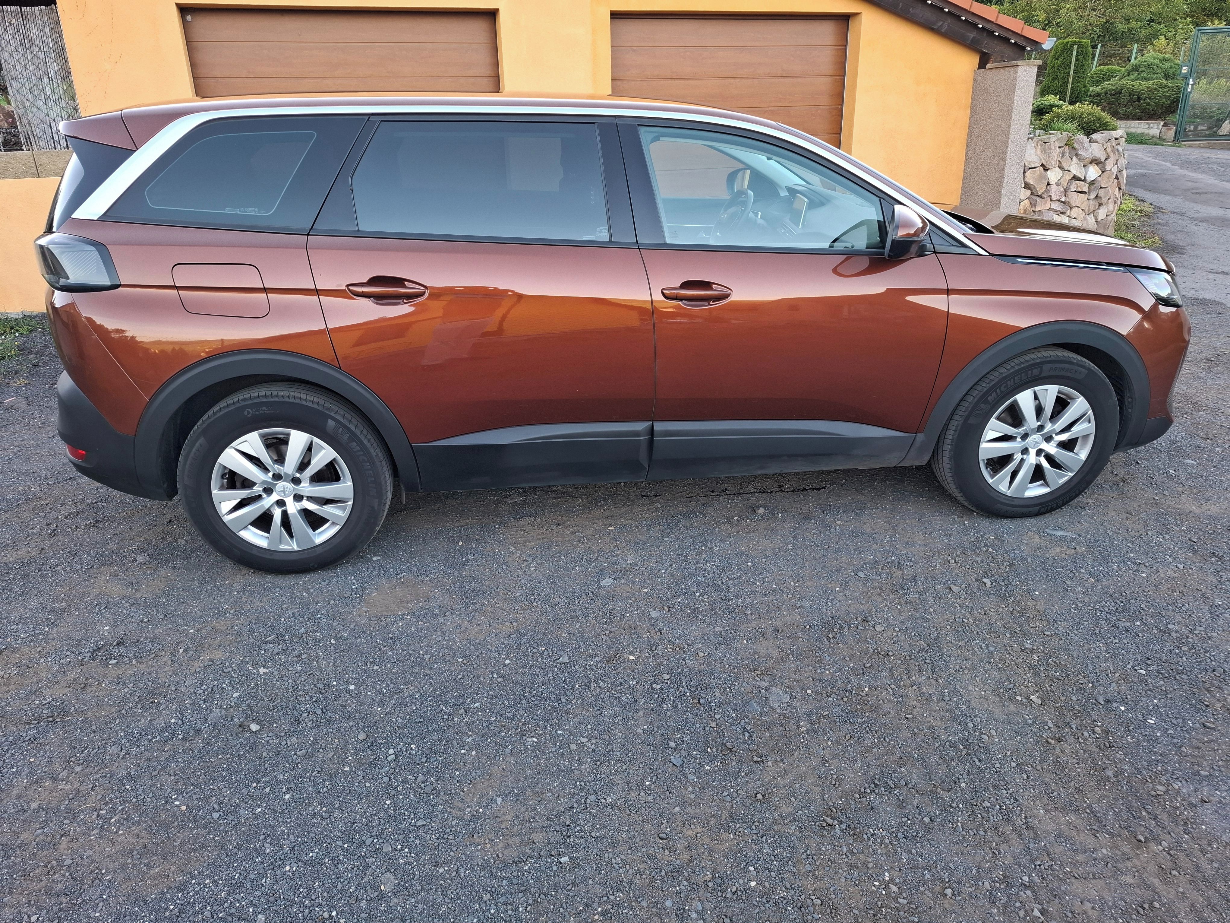 Peugeot 5008, 1.2 PureTech - servisováno - fotka 3