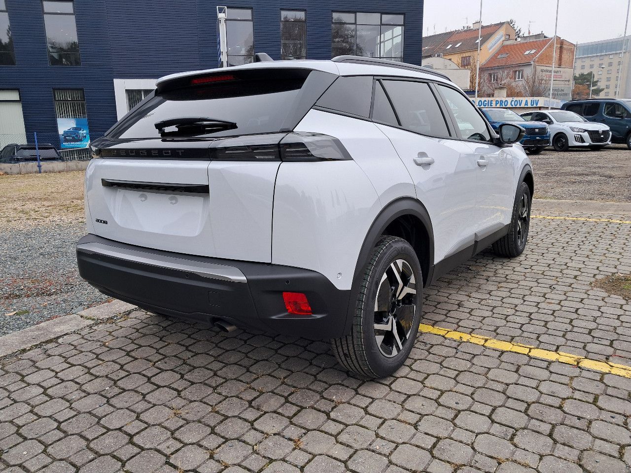 Peugeot 2008, ALLURE Hybrid 145 e-DCS6 - fotka 5