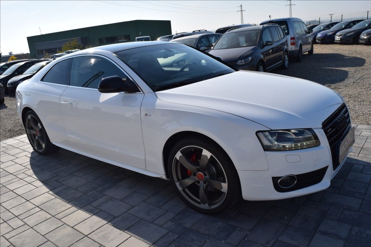 Audi A5, 3,0 TDI 176kw S-LINE ALU SERVI - fotka 4