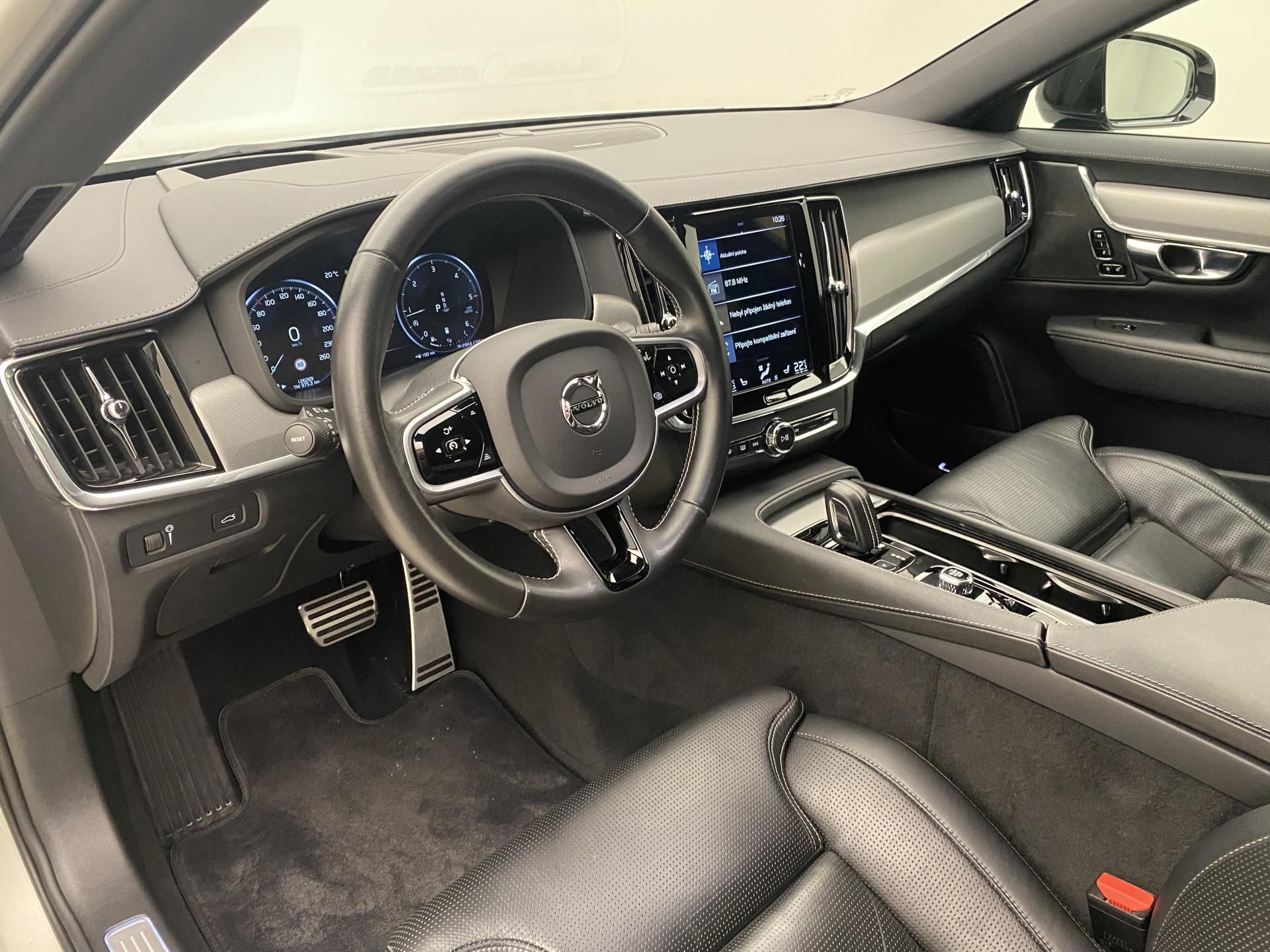 Volvo V90, B5 AWD R-DESIGN AUT CZ - fotka 4