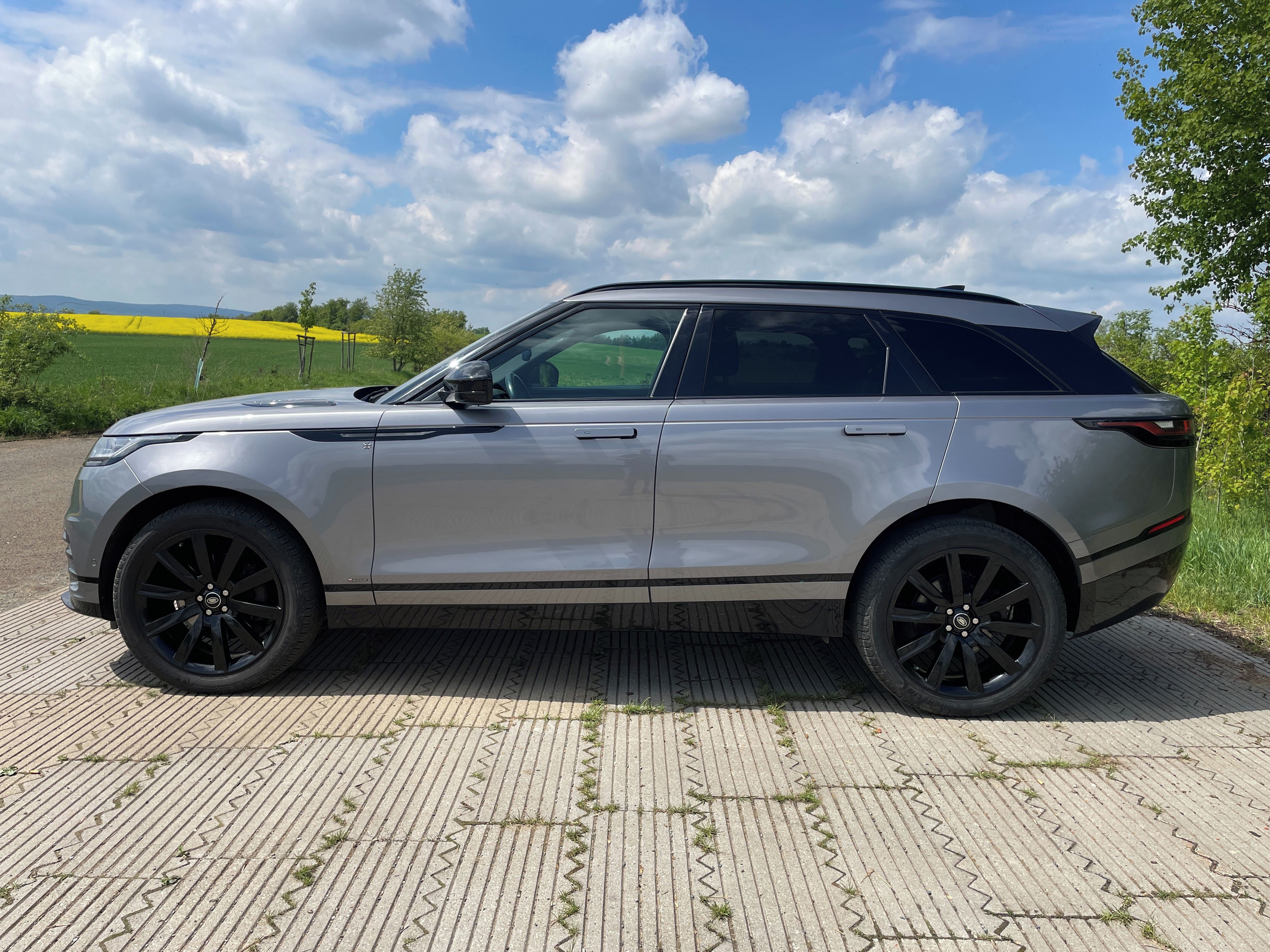 Land Rover Range Rover Velar, R-Dynamic D300 SE 3,0 V6 AWD - fotka 5