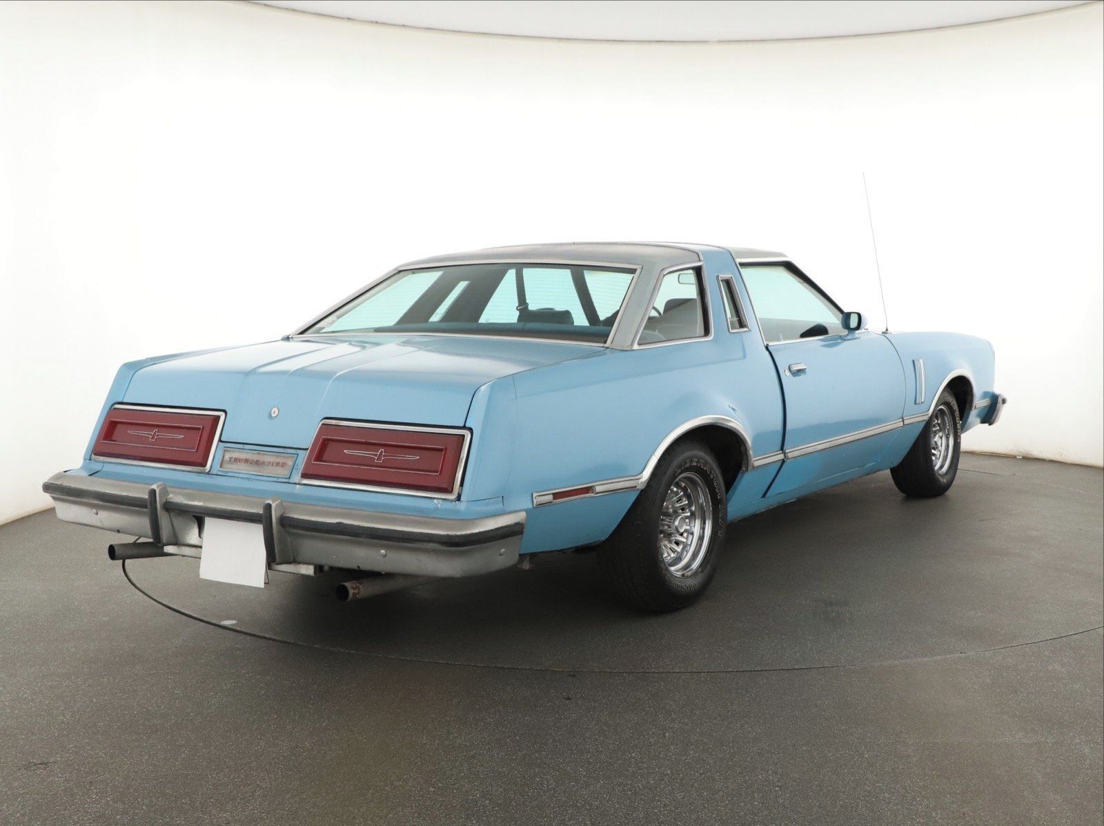 Ford Thunderbird, 6.4, Automat - fotka 5