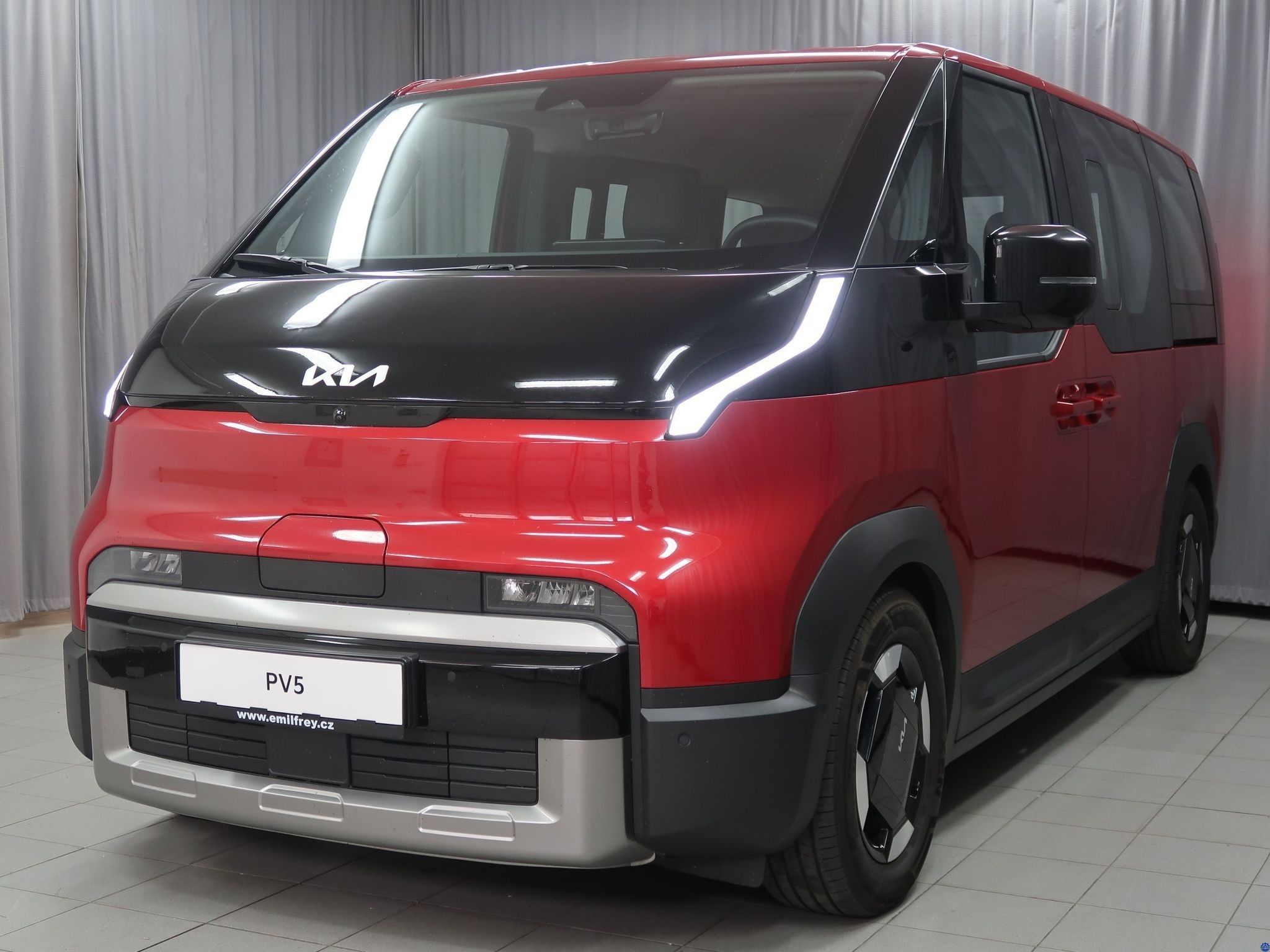 Kia PV5, Elite - Vůz ve výrobě