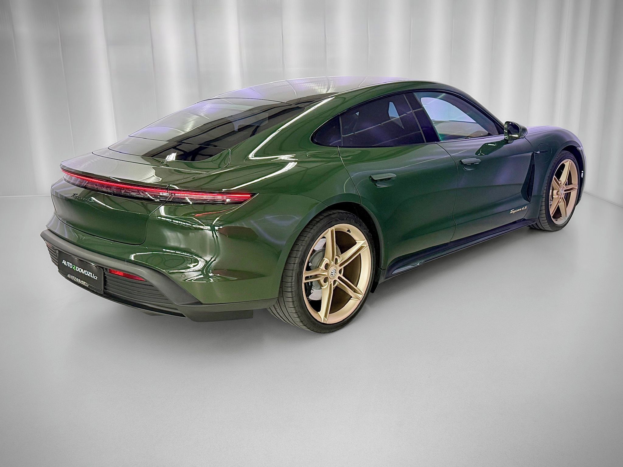 Porsche Taycan, 4S PERFORMANCE PLUS, NIGHT - fotka 5