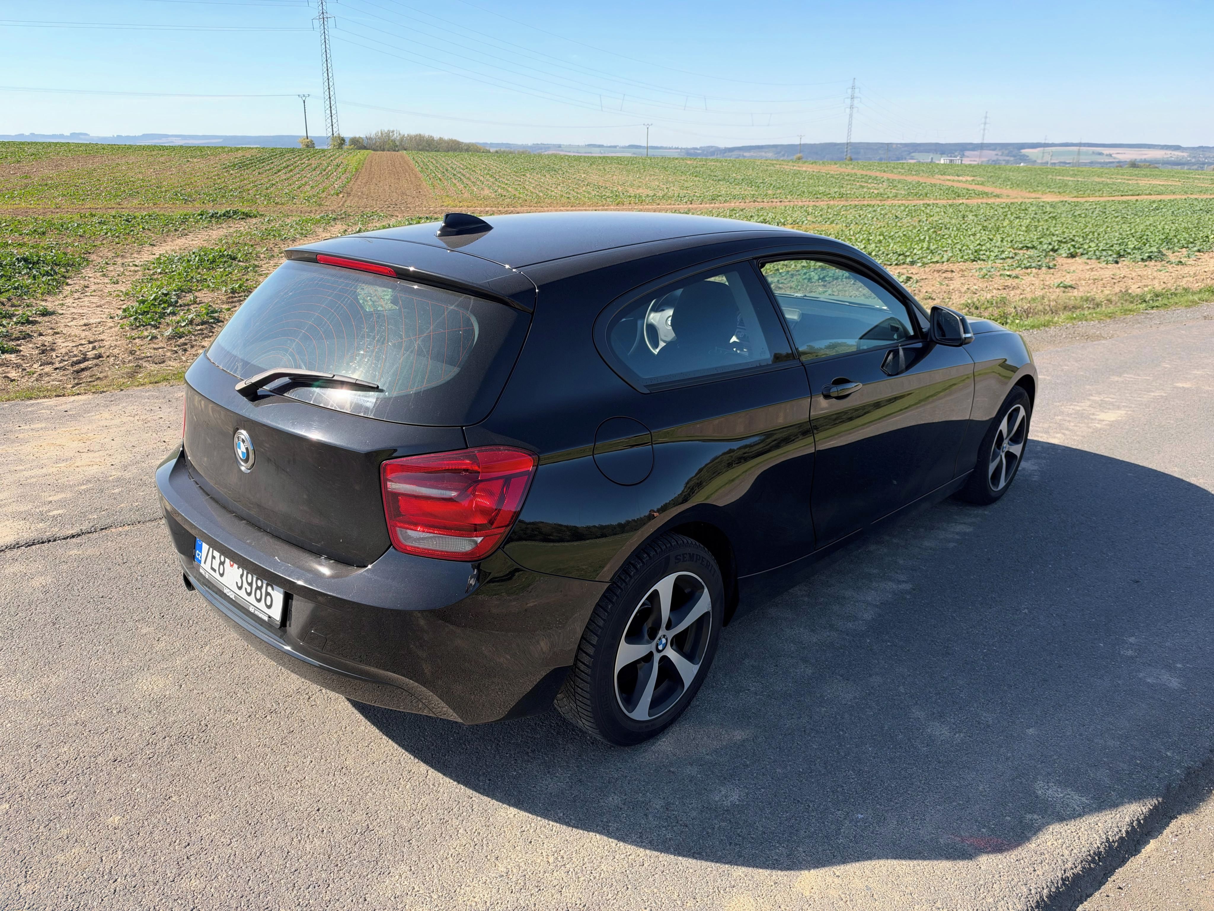 BMW Řada 1, BMW 114i - fotka 6