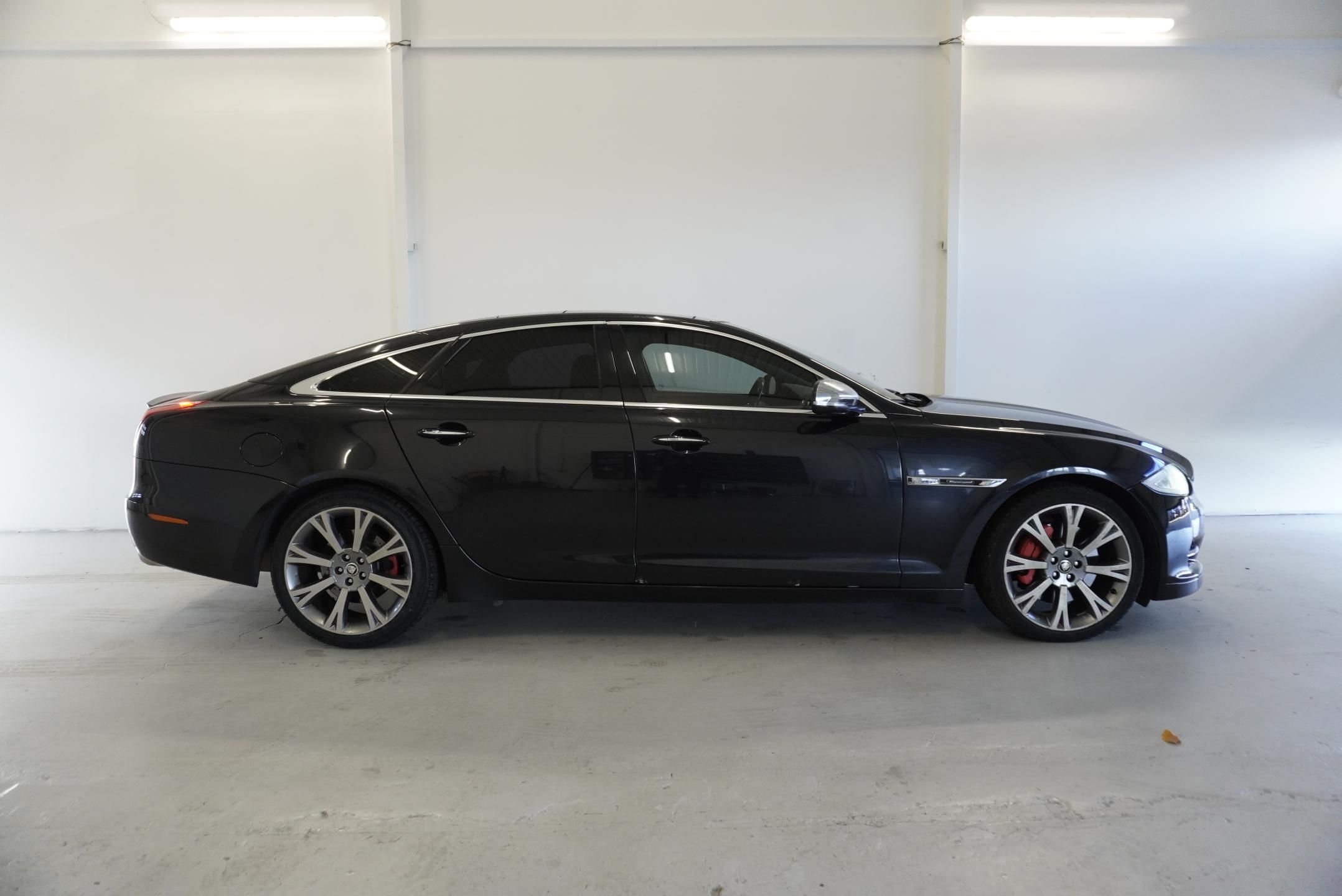 Jaguar XJ, XJ  3,0D V6 AUTOMAT - fotka 4