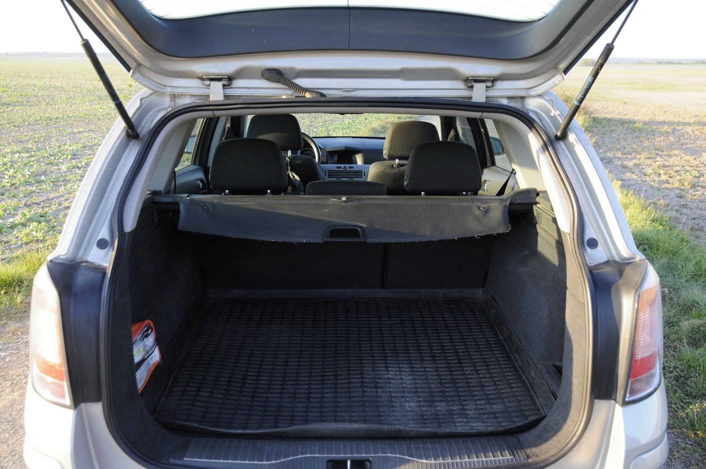 Opel Astra, 1.6 (85 kw) kombi - fotka 5