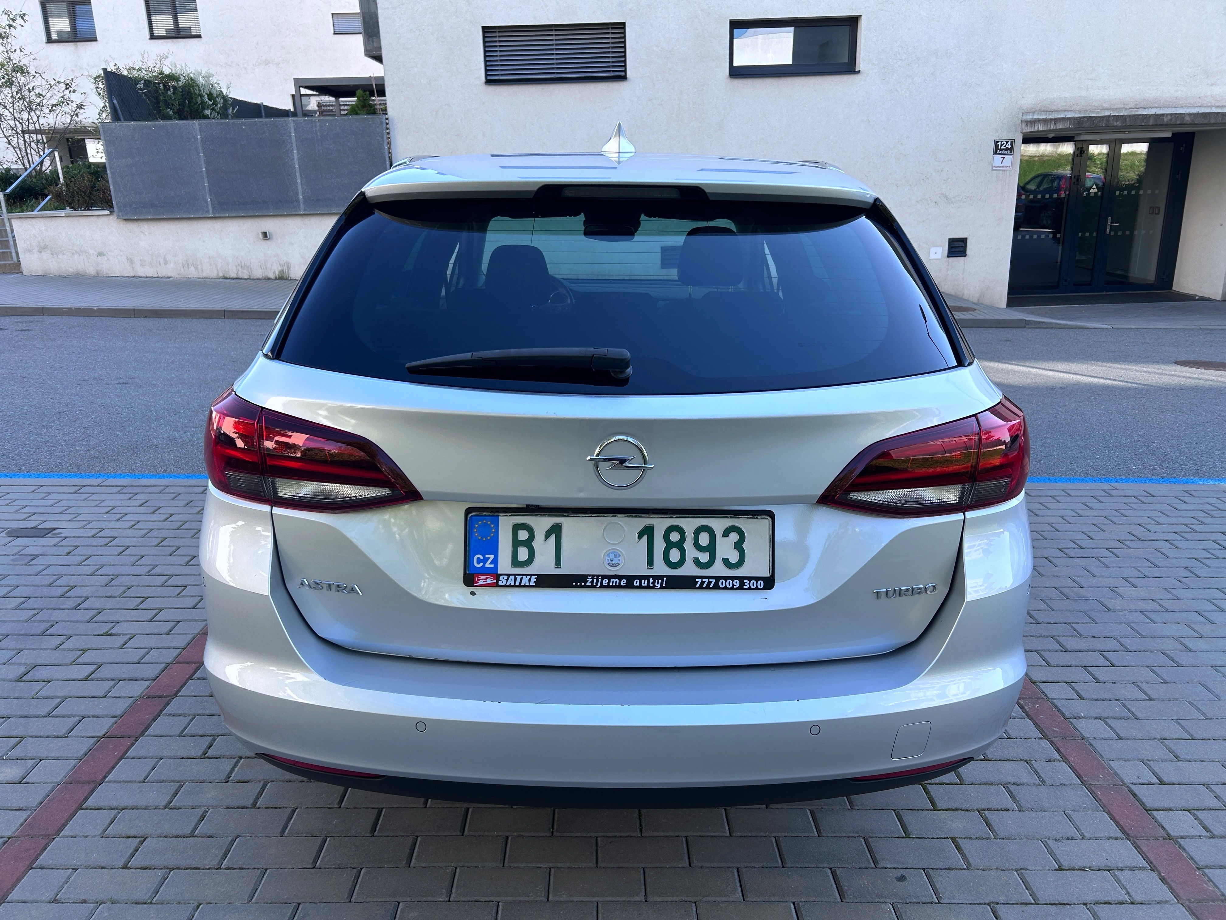 Opel Astra, K Sports Tourer - fotka 6