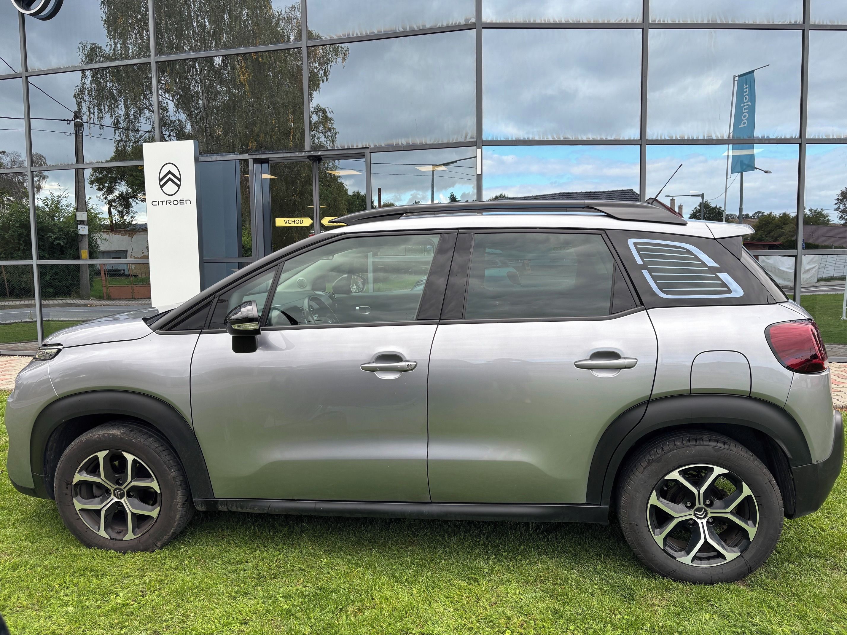 Citroën C3 Aircross, 1.2 PT130 SHINE EAT6 - fotka 5