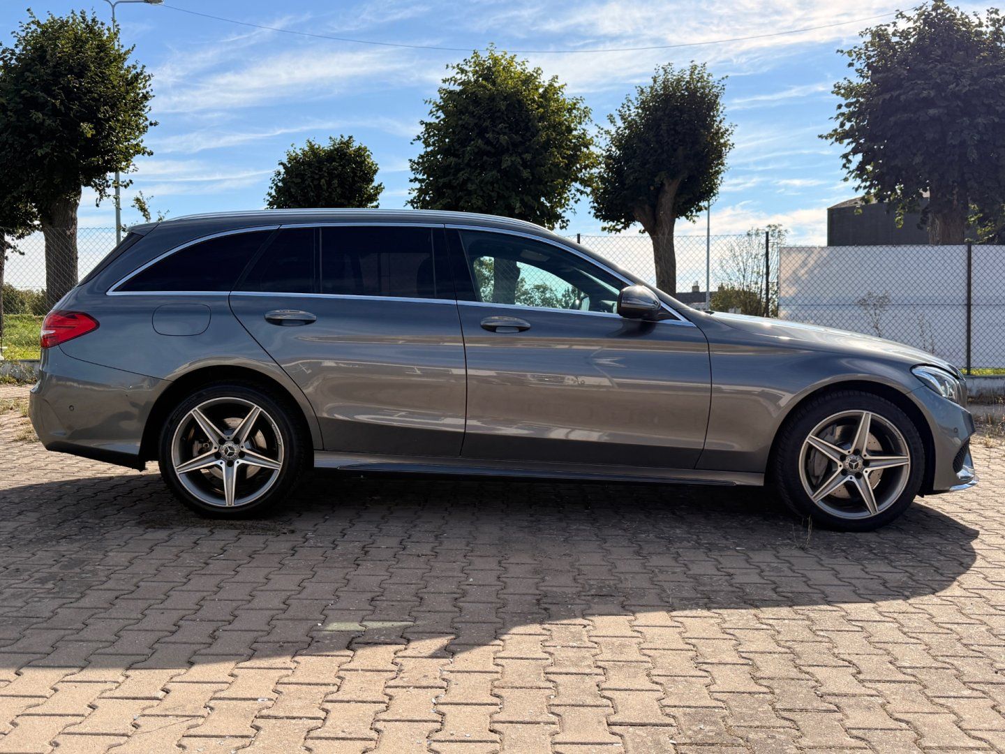 Mercedes-Benz Třídy C, C 250 D AMG 4-matic 7G-Tronic - fotka 4
