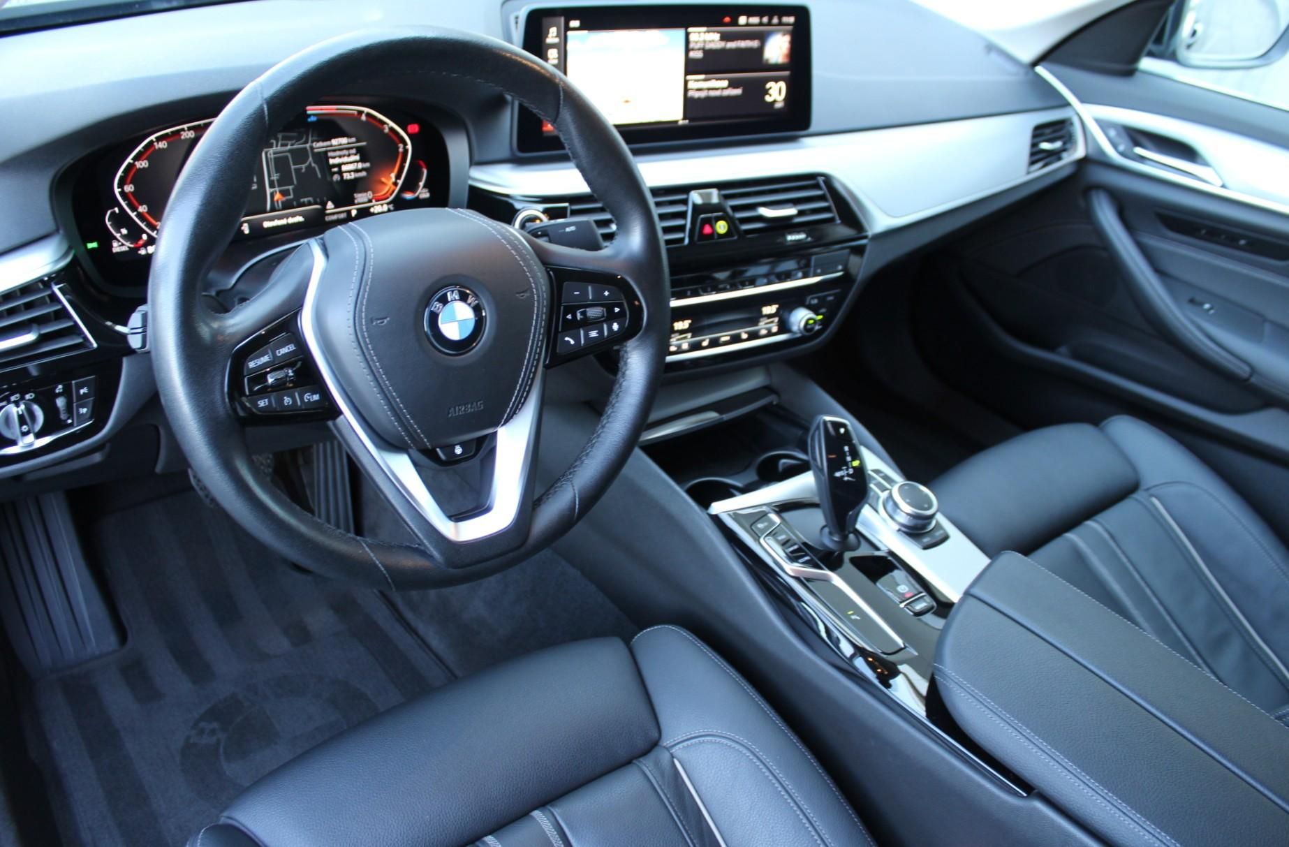 BMW Řada 5, 520d - fotka 4