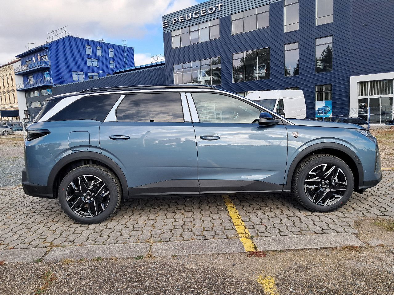 Peugeot 5008, GT Hybrid 145 e-DCS6 - fotka 4