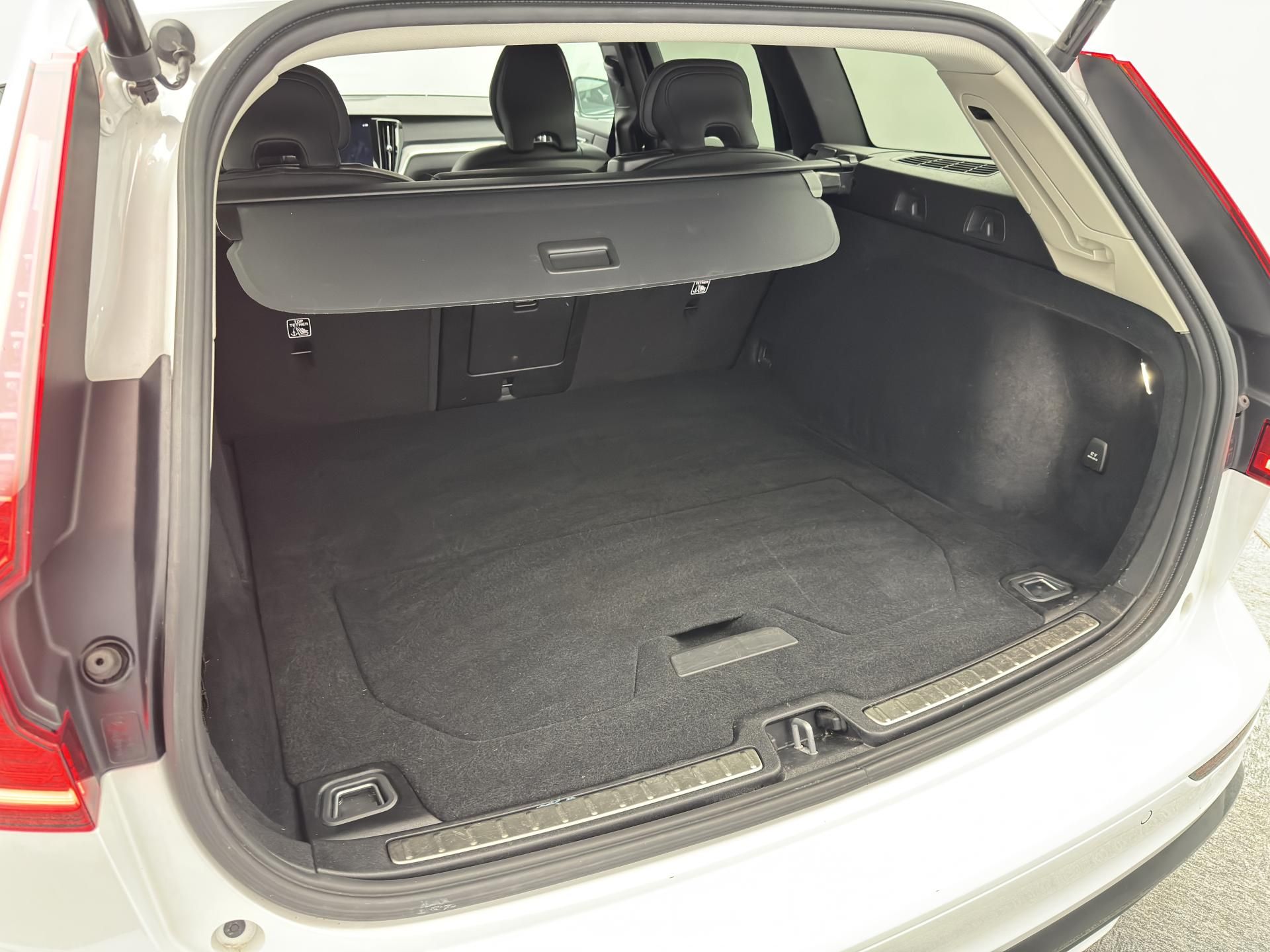 Volvo V60, B4 DARK PLUS AUT CZ 1.maj - fotka 5