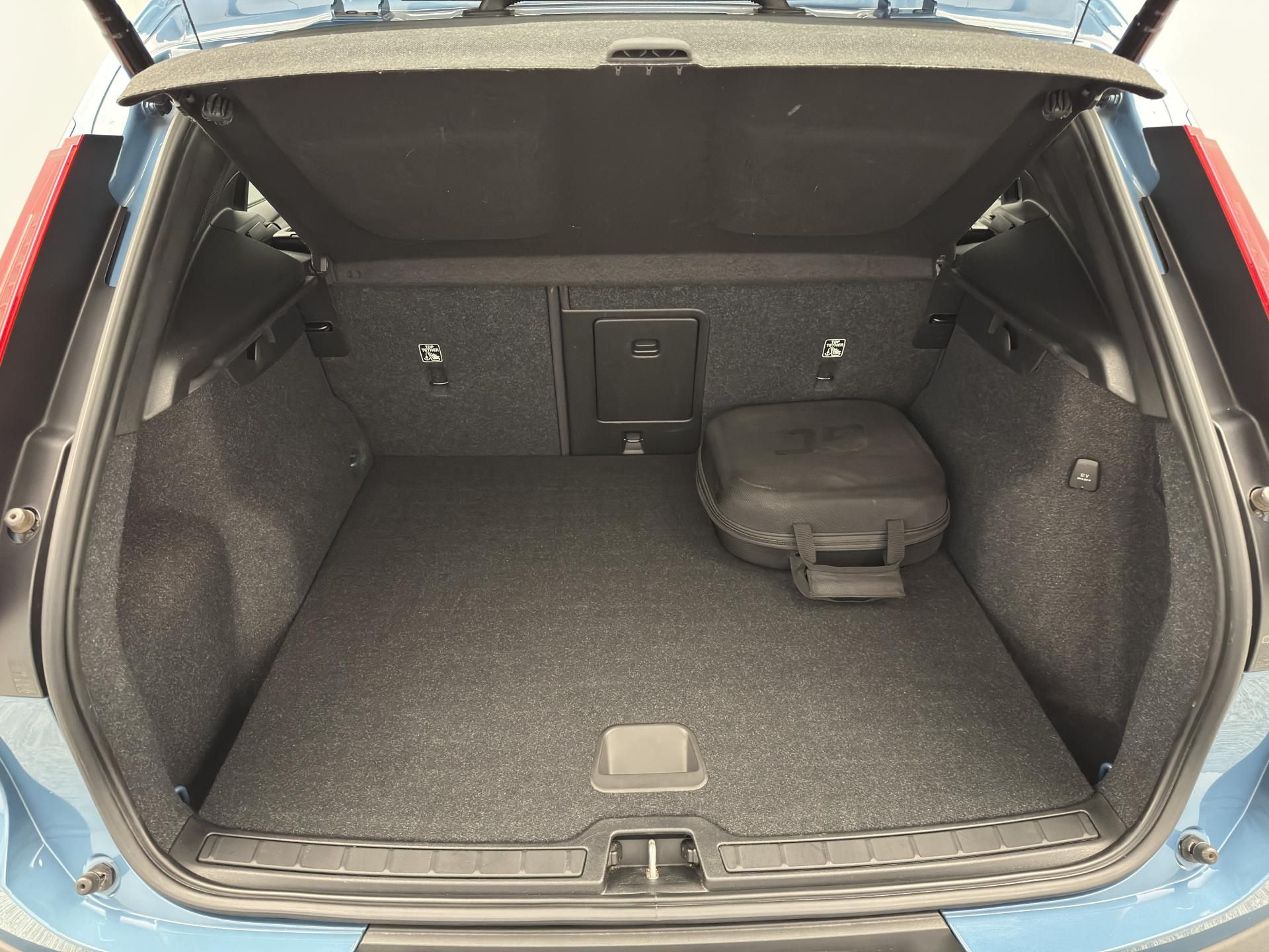 Volvo XC40, T4 RECHARGE ULTIMATE AUT - fotka 5