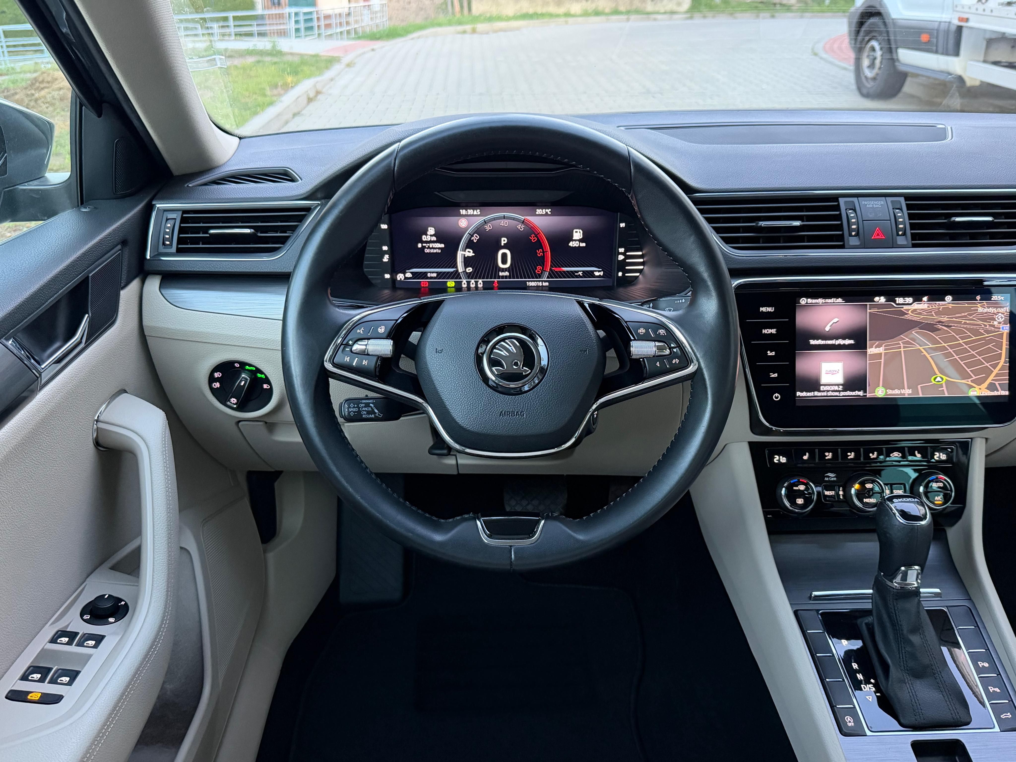 Škoda Superb, DSG Style | světlý interiér - fotka 6