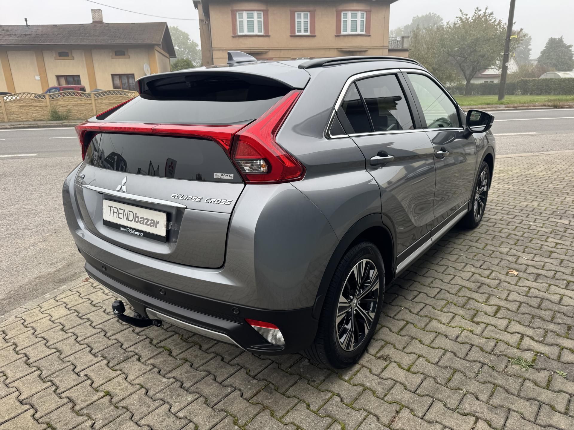 Mitsubishi Eclipse Cross, 1,5T 4x4,INSTYLE,ČR,1.MAJ. - fotka 4