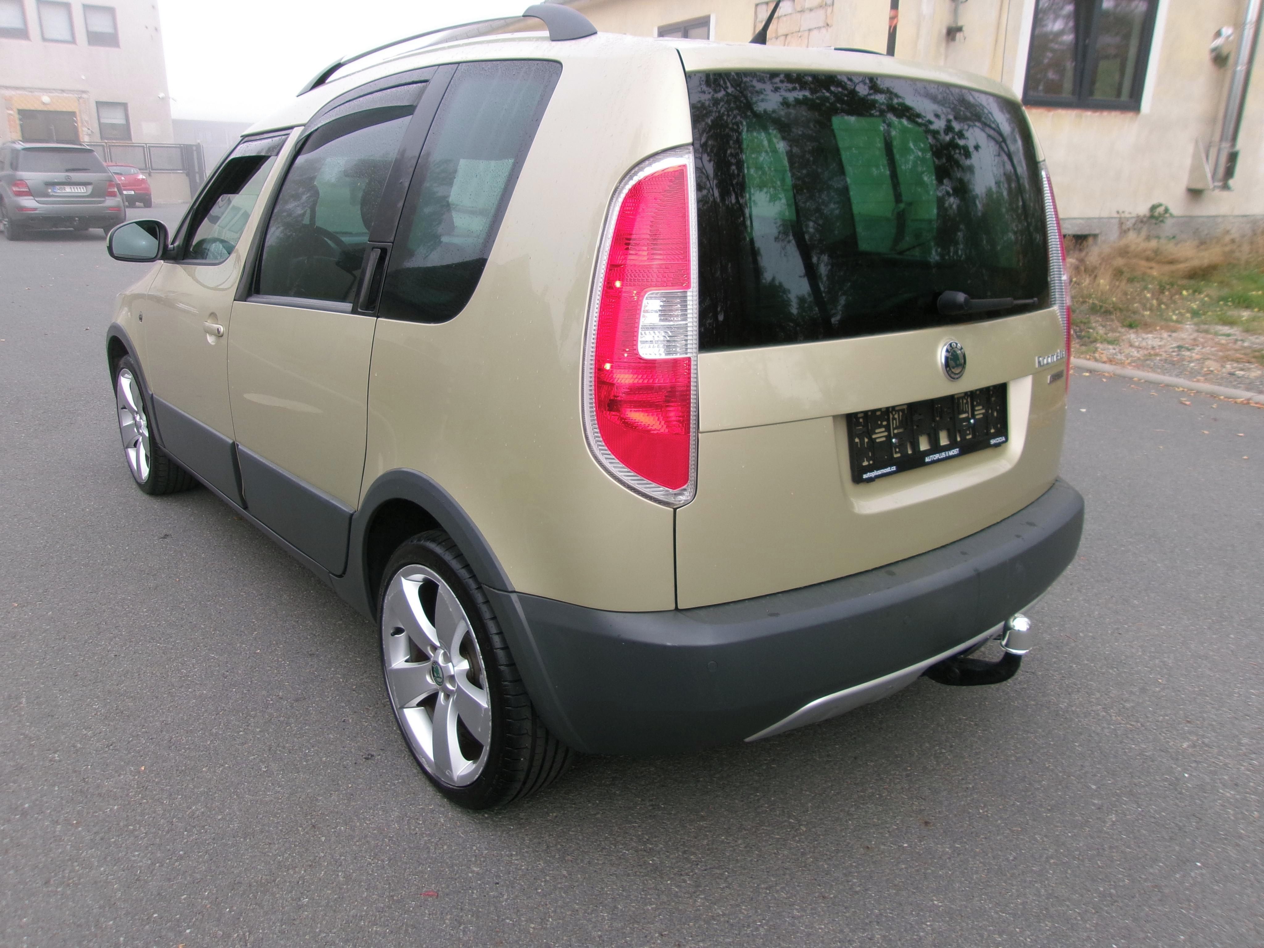 Škoda Roomster, 1,2TSI 77KW SCAUT - fotka 3