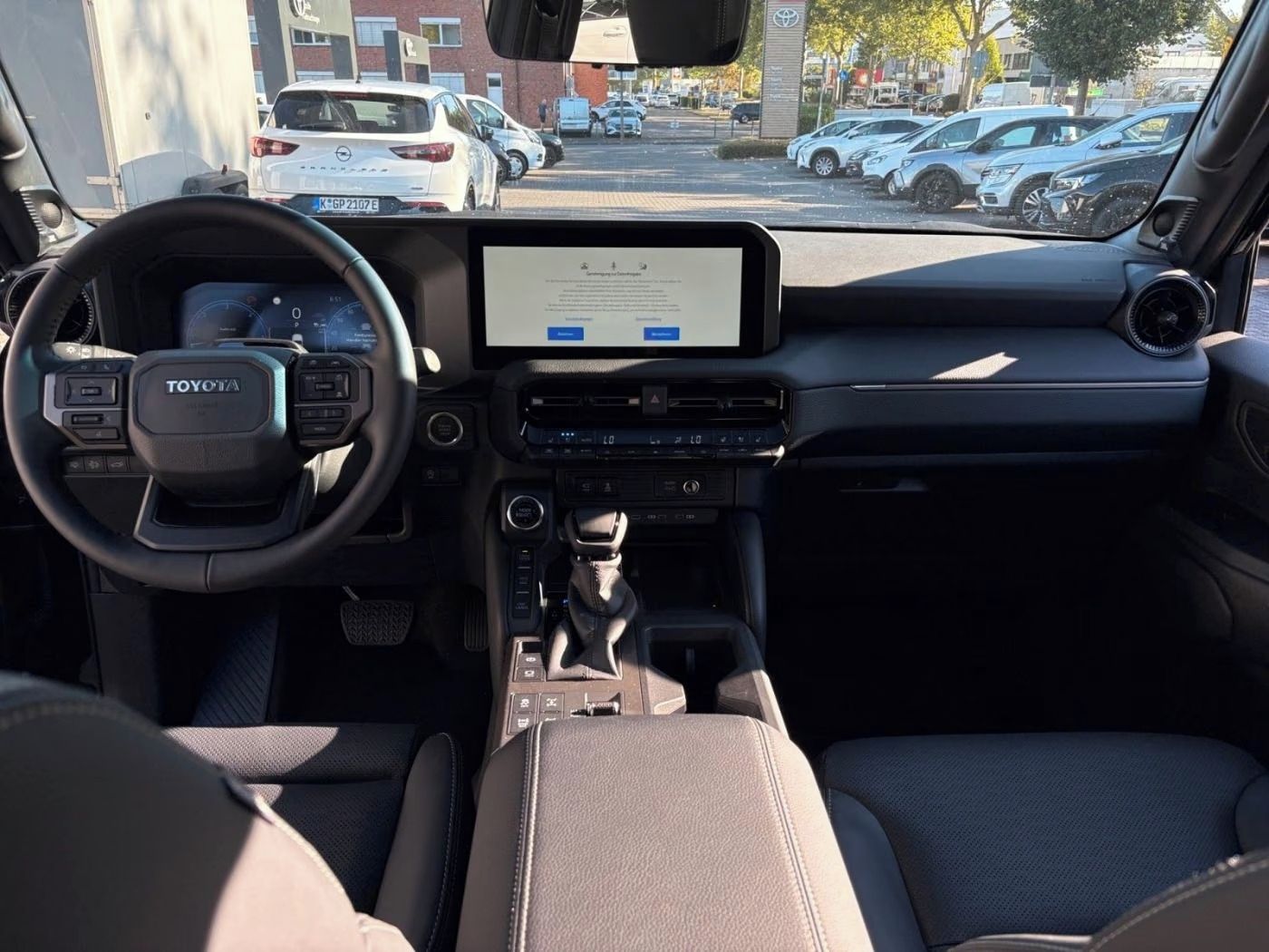 Toyota Land Cruiser, 2.8 D  Lounge*Kůže*360° kamera - fotka 6