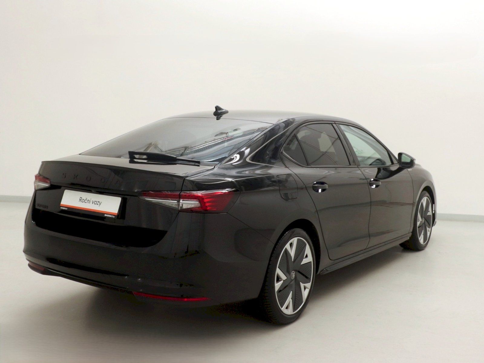 Škoda Superb, SportLine DSG 2.0 TDI 110kW - fotka 2