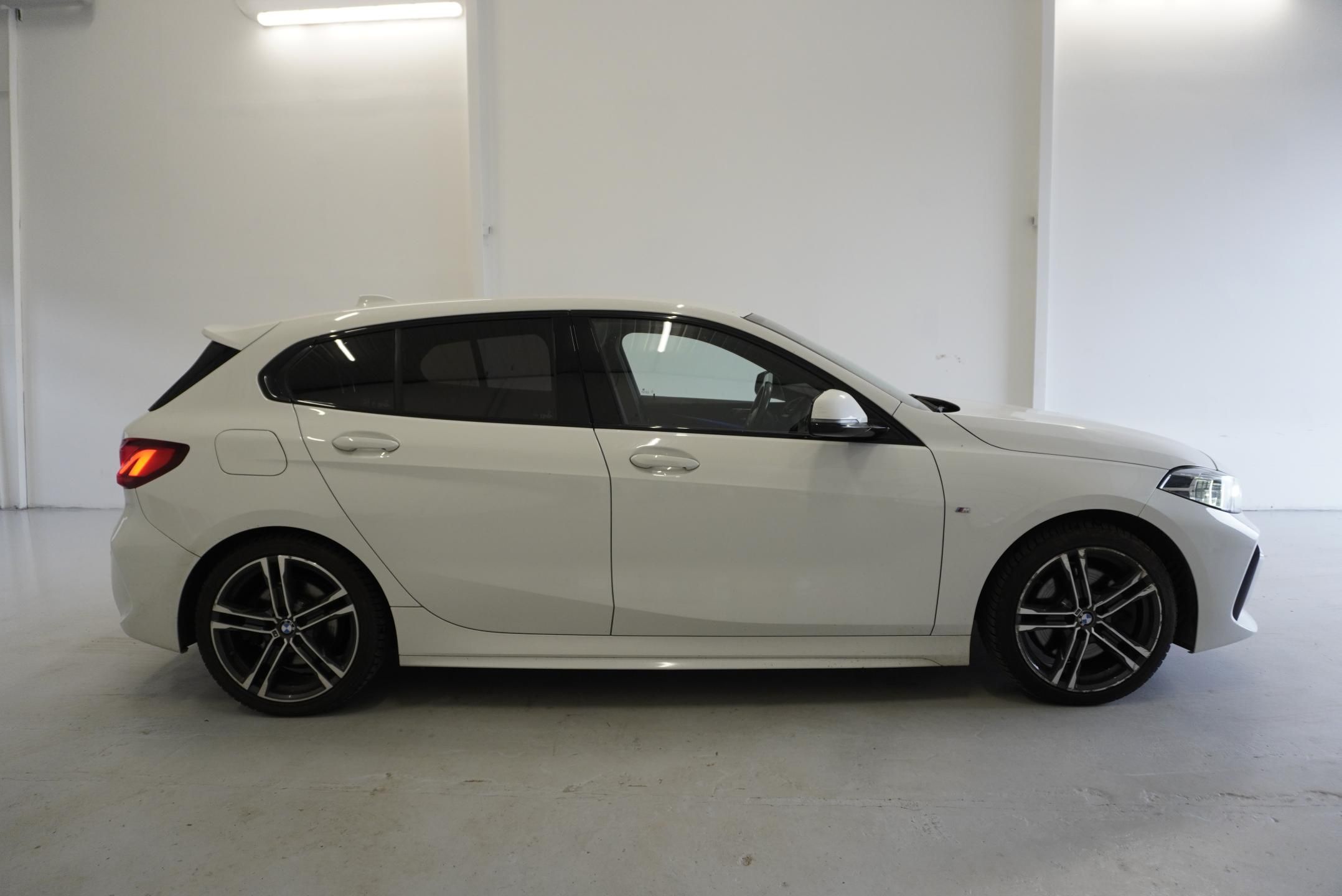 BMW Řada 1, 120D 2,0 XDRIVE M-SPORT AUT. - fotka 4