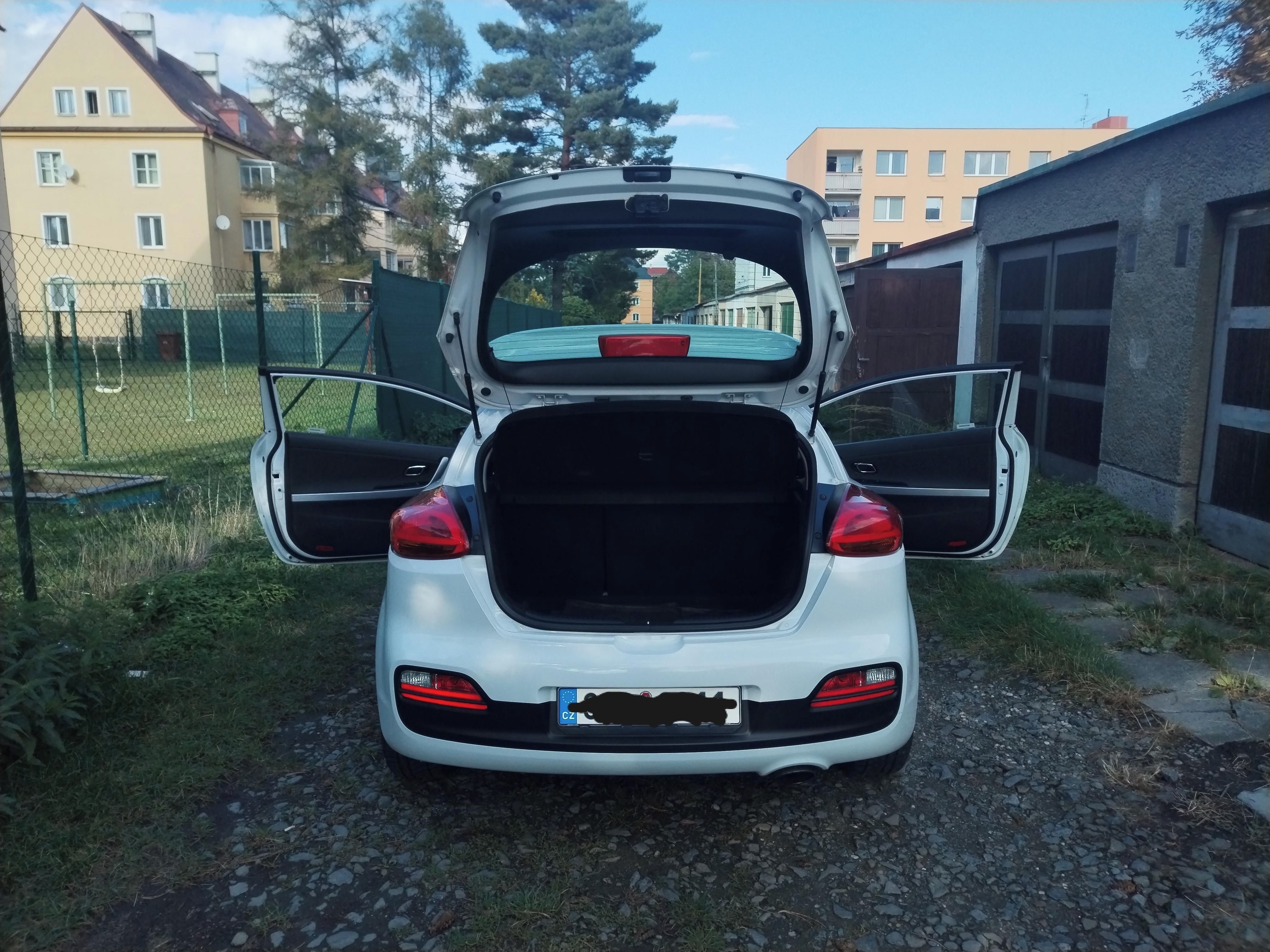 Kia Cee´d, 1.6i,99KW-ČR,SERVISKA,SERVIS - fotka 5