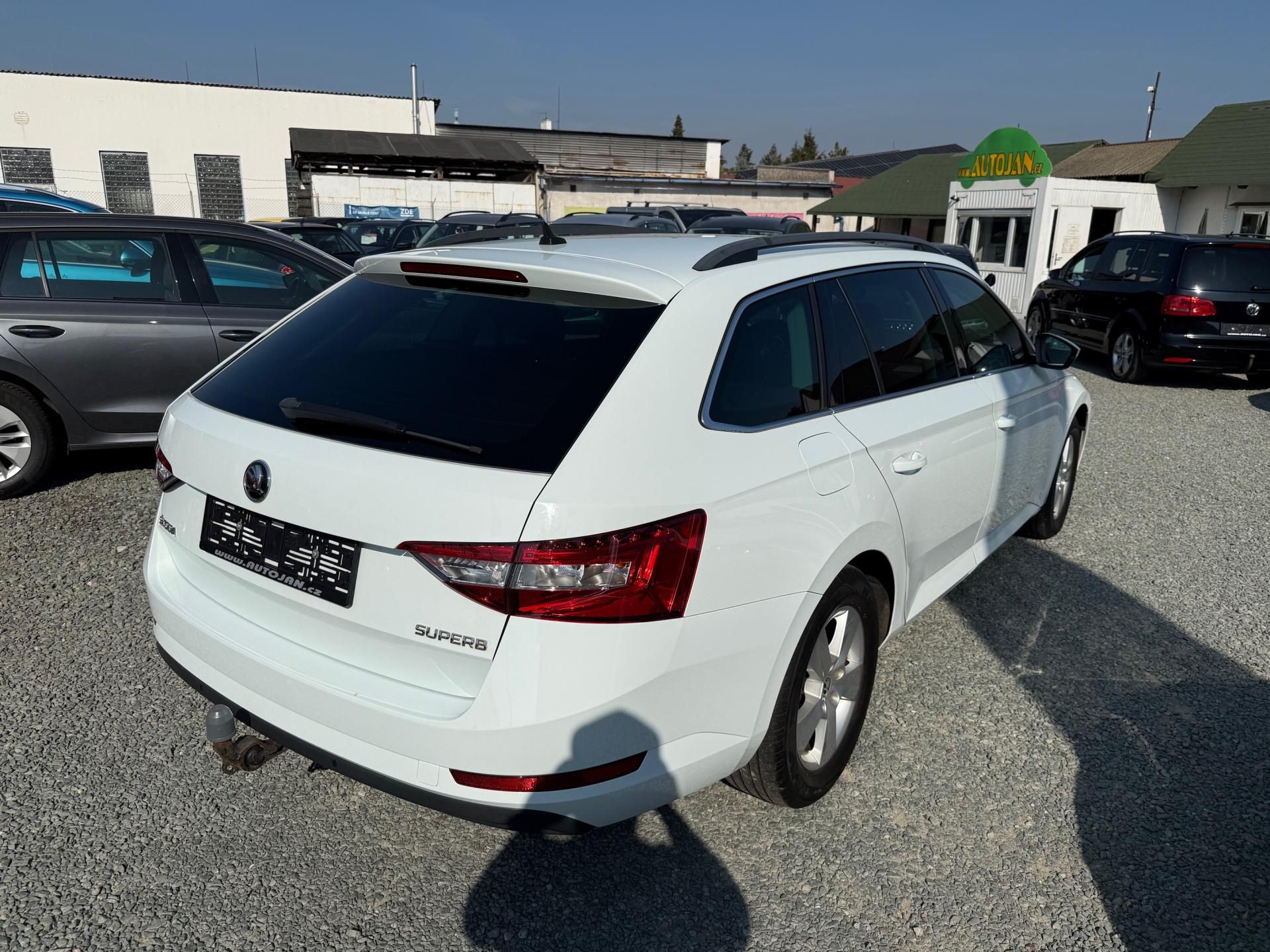 Škoda Superb, 1.4 TSI AMBITION - fotka 6