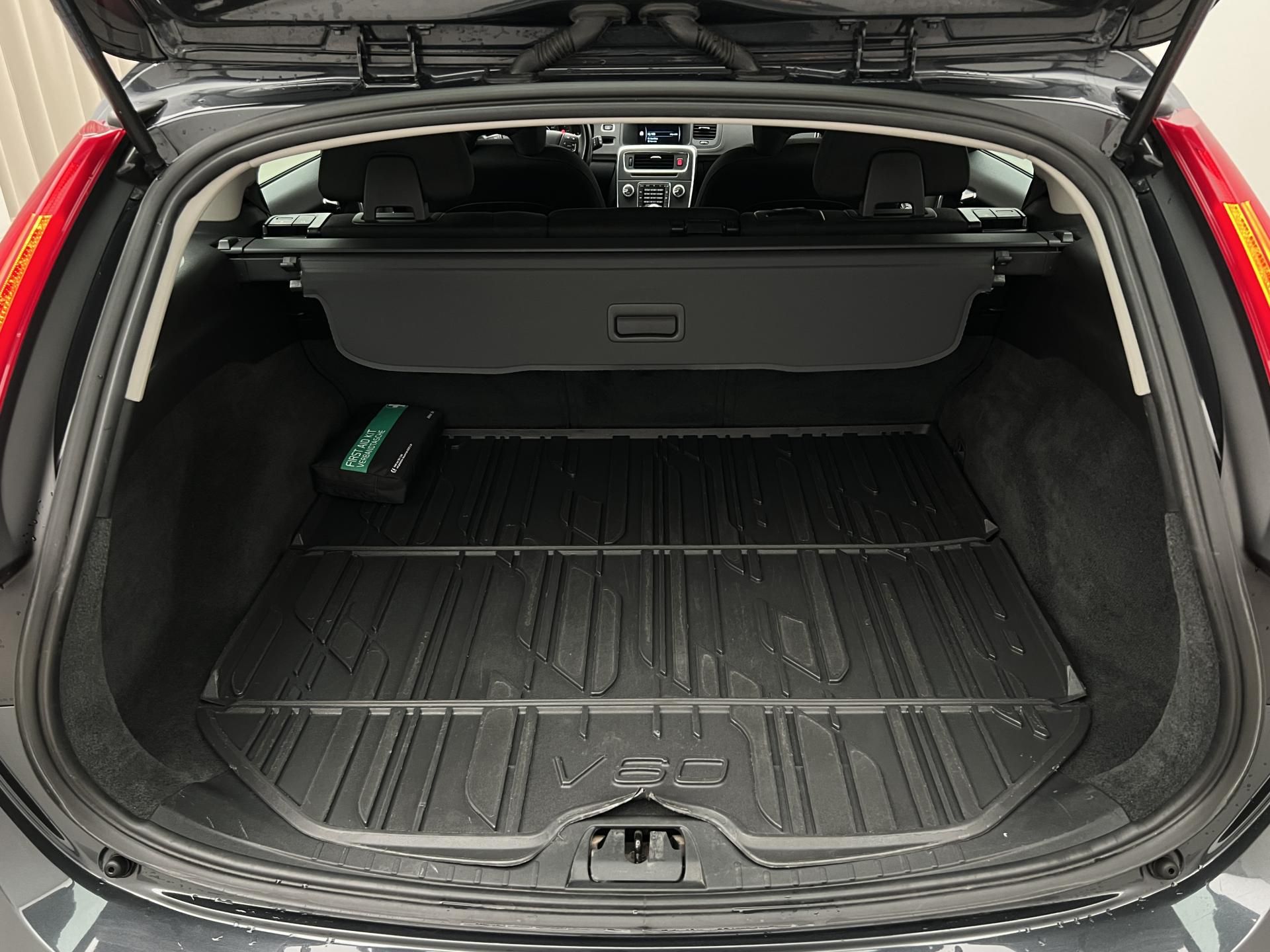 Volvo V60, D2 KINETIC MAN - fotka 5