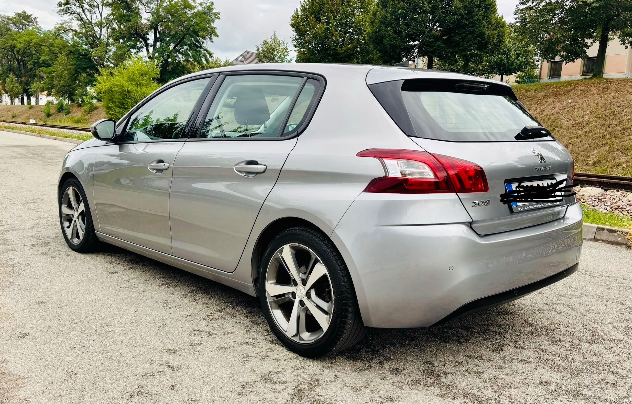 Peugeot 308, 1.6 HDI-servisováno - fotka 2