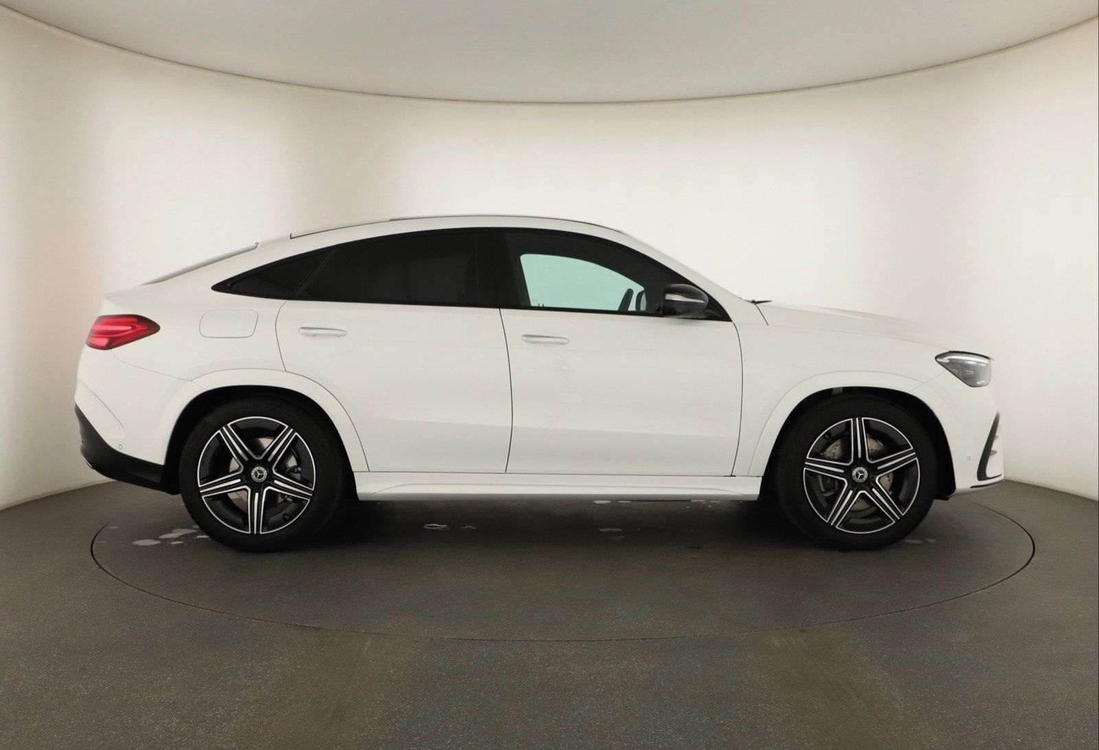 Mercedes-Benz GLE, Coupe 300 d 4MATIC, AMG - fotka 6