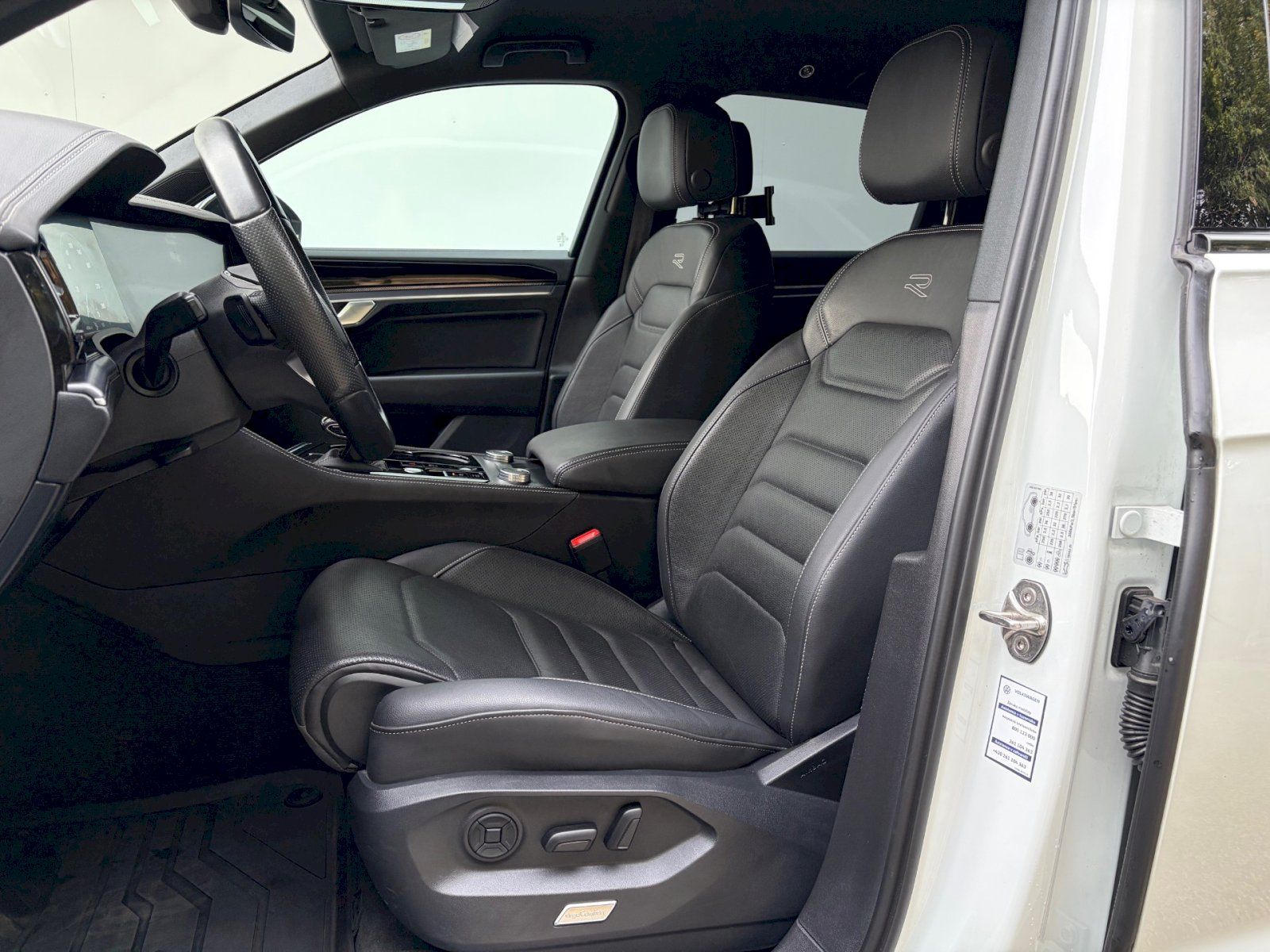 Volkswagen Touareg, 3.0 TDI 210kW R-LINE 8°AT - fotka 6