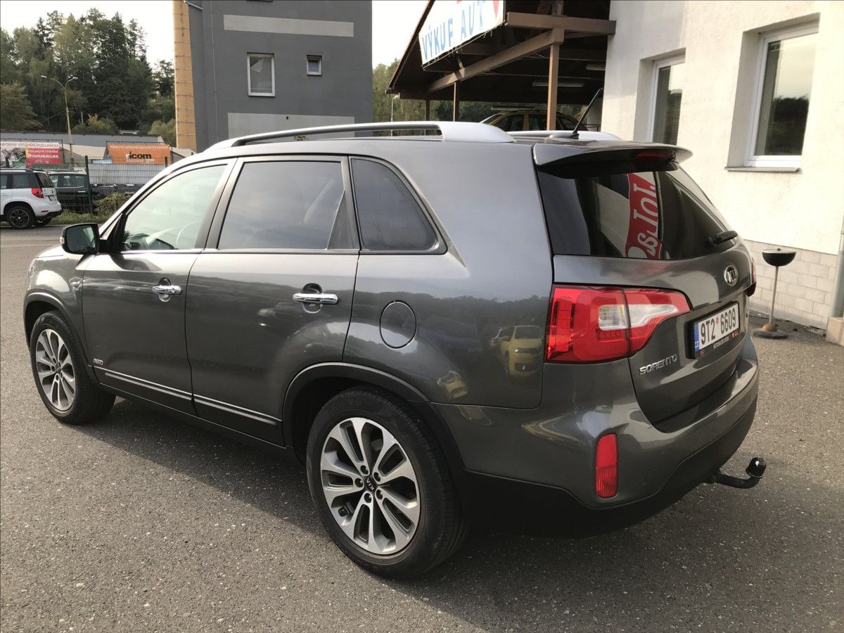 Kia Sorento, 2,2 CRDi 145kW 4x4 - fotka 6