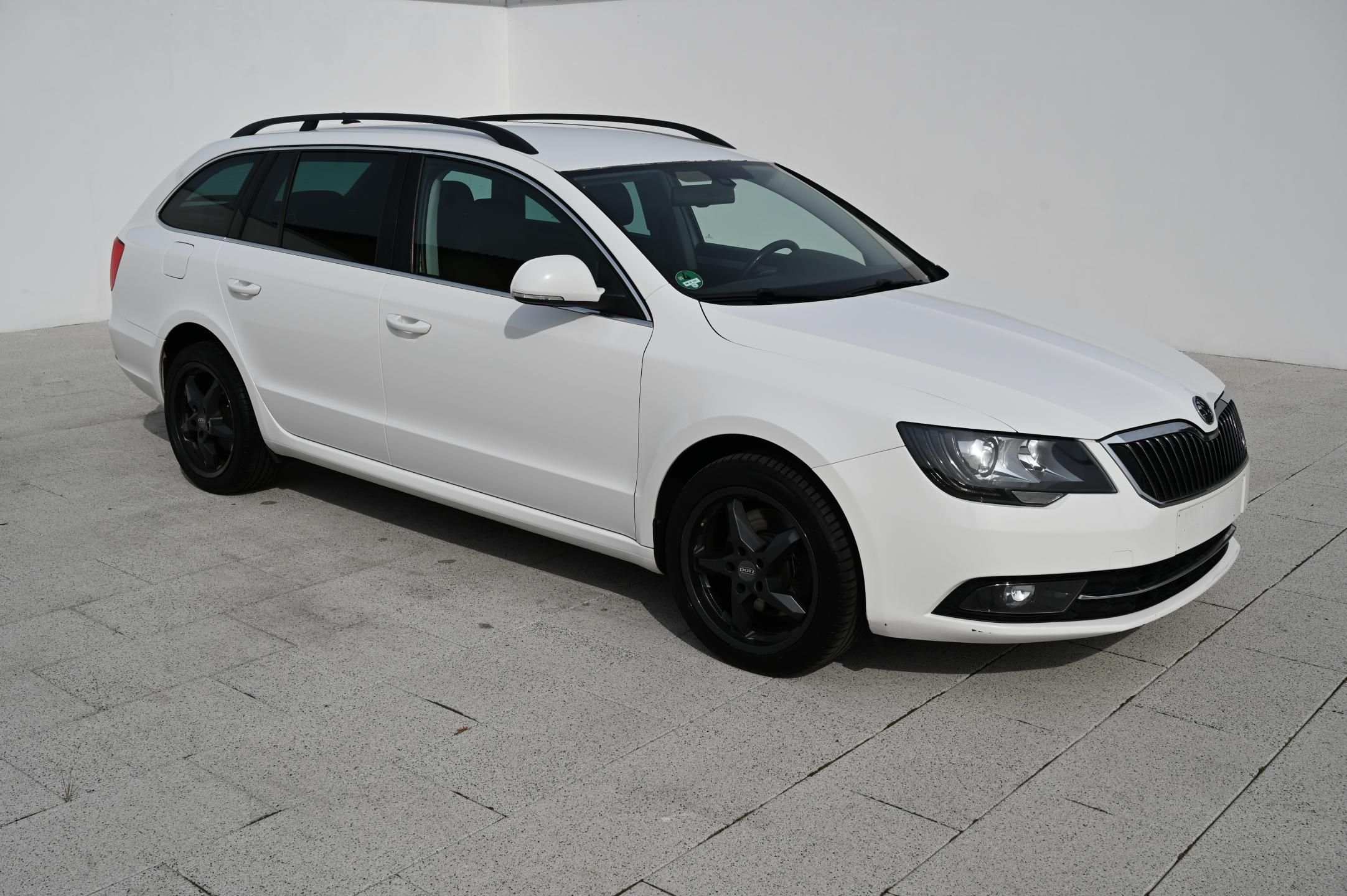 Škoda Superb, 2.0TDI 103KW Exclusive 7/2013 - fotka 3