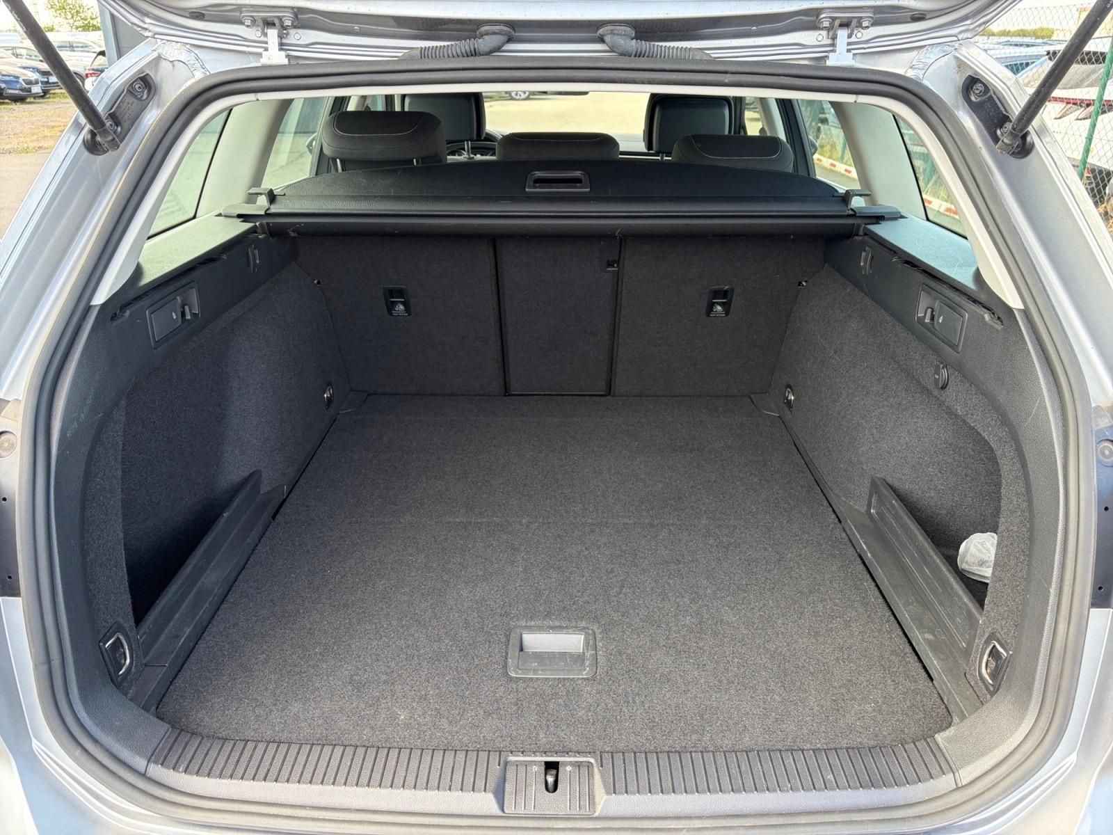 Volkswagen Passat Variant, BUSINESS 1.5TSI 110kW DSG CZ - fotka 6