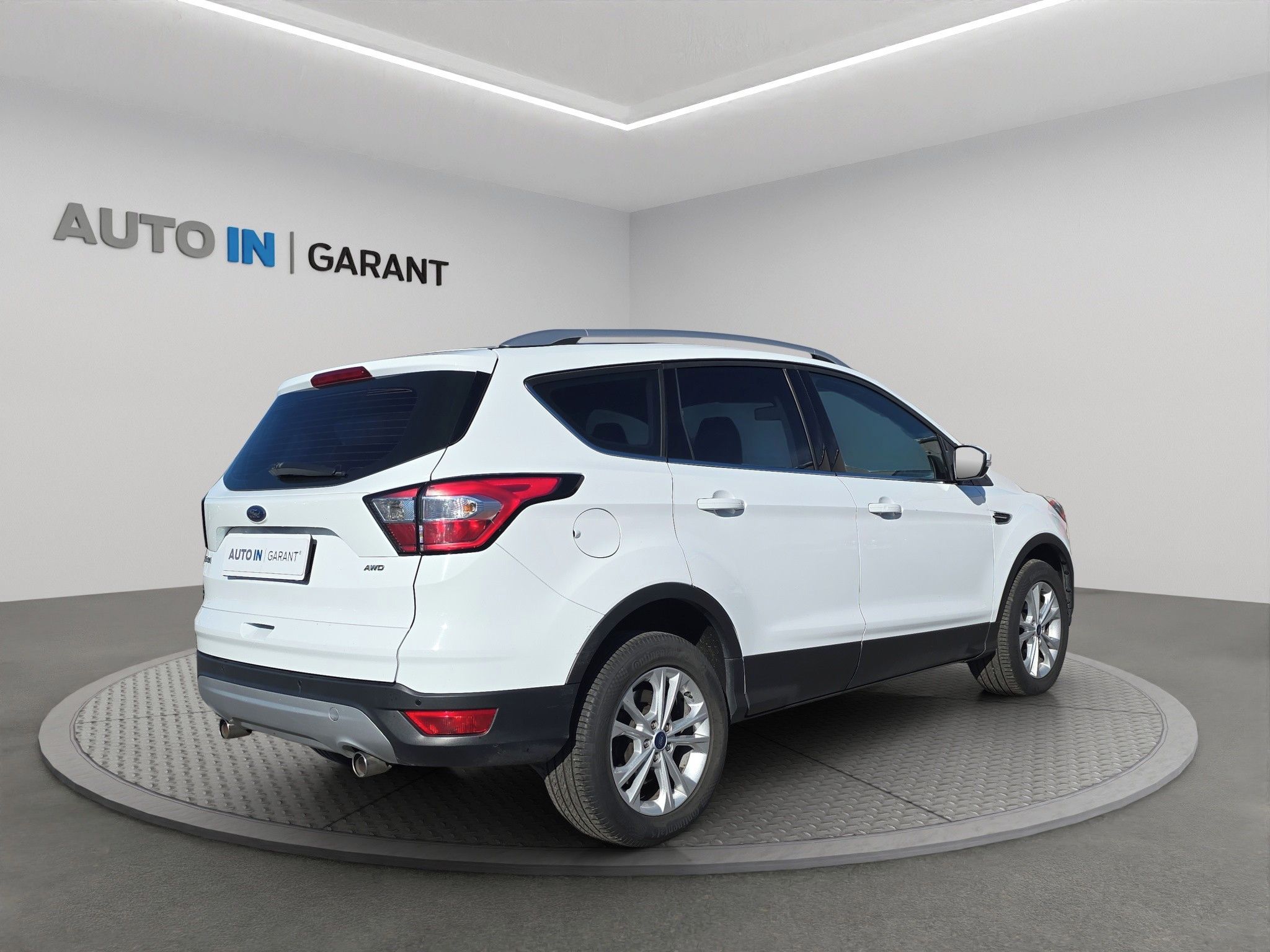 Ford Kuga, 2.0 TDCi 4x4 110kW A/T, Prav. - fotka 5
