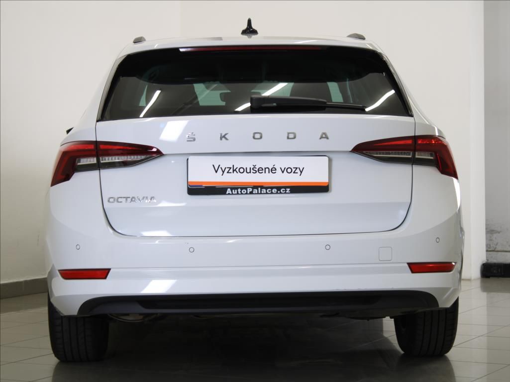 Škoda Octavia, 2,0 TDi MT Ambition 76tkm. ČR - fotka 4
