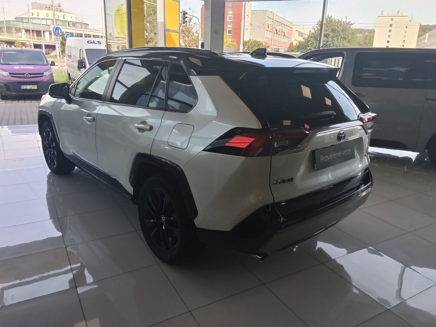 Toyota Rav4, 2.5HEV 131KW 4x4 Selection - fotka 4