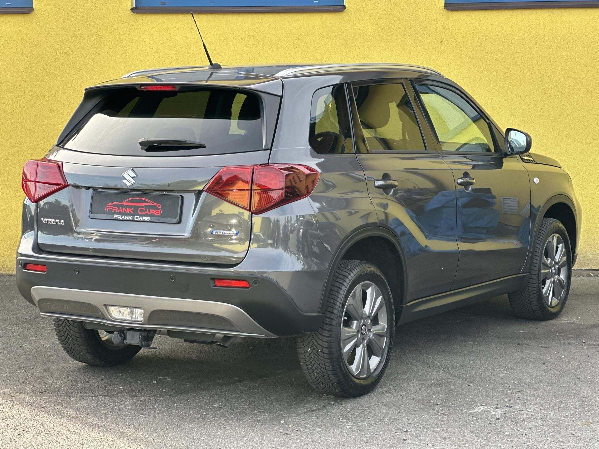 Suzuki Vitara, 4x4*1.4 hybrid/95Kw * 1.Maj. - fotka 4