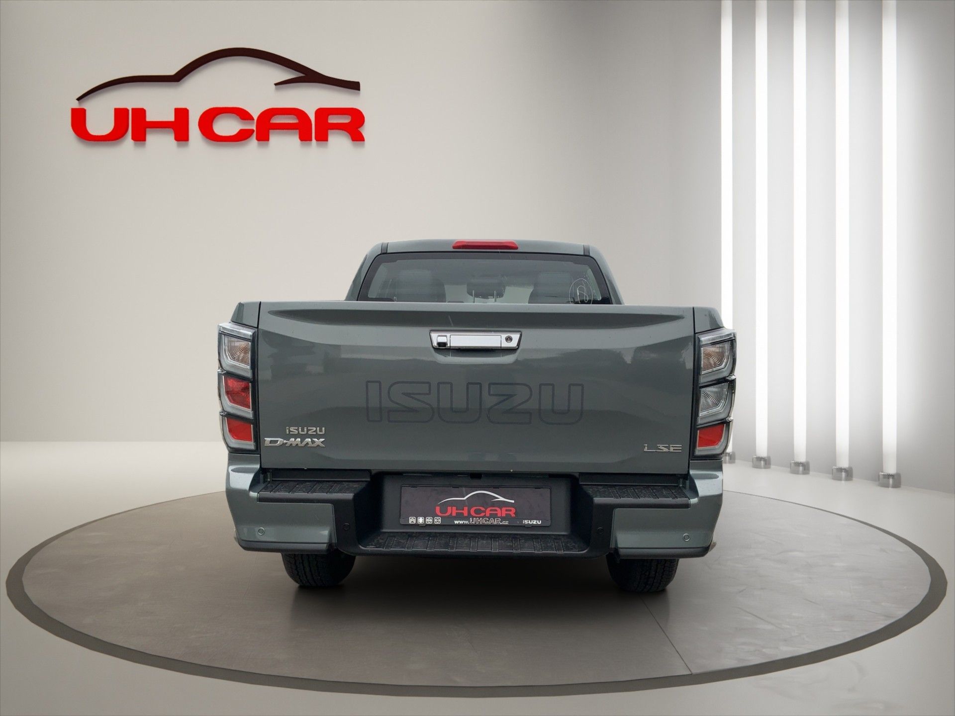 Isuzu D-Max, 2,2 D 4x4 8AT  DC 163k LSE - fotka 6