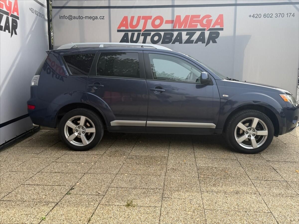 Mitsubishi Outlander, 2,4 MIVEC 125kW-LPG-4x4-SERVIS - fotka 4