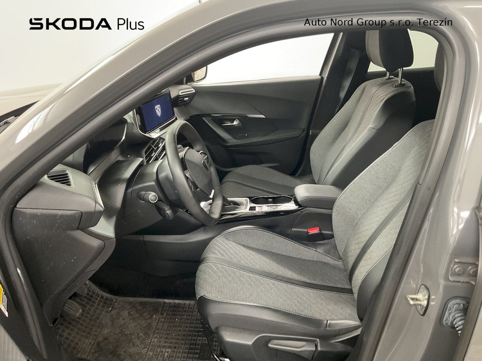 Peugeot 2008, 1,2 PureTech 74kW Allure - fotka 5