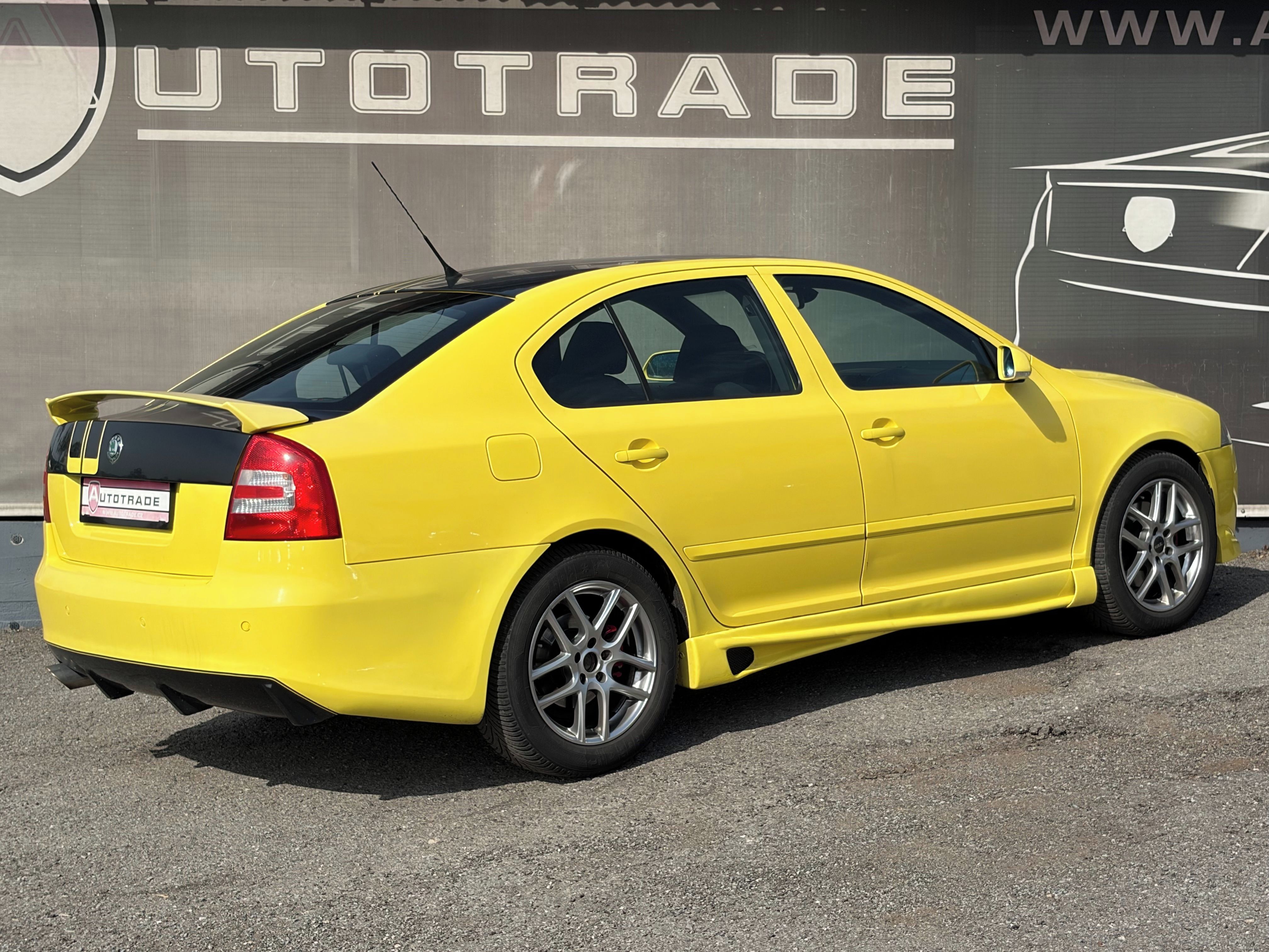Škoda Octavia, 2.0TDi RS 125kW, Xenon - fotka 4